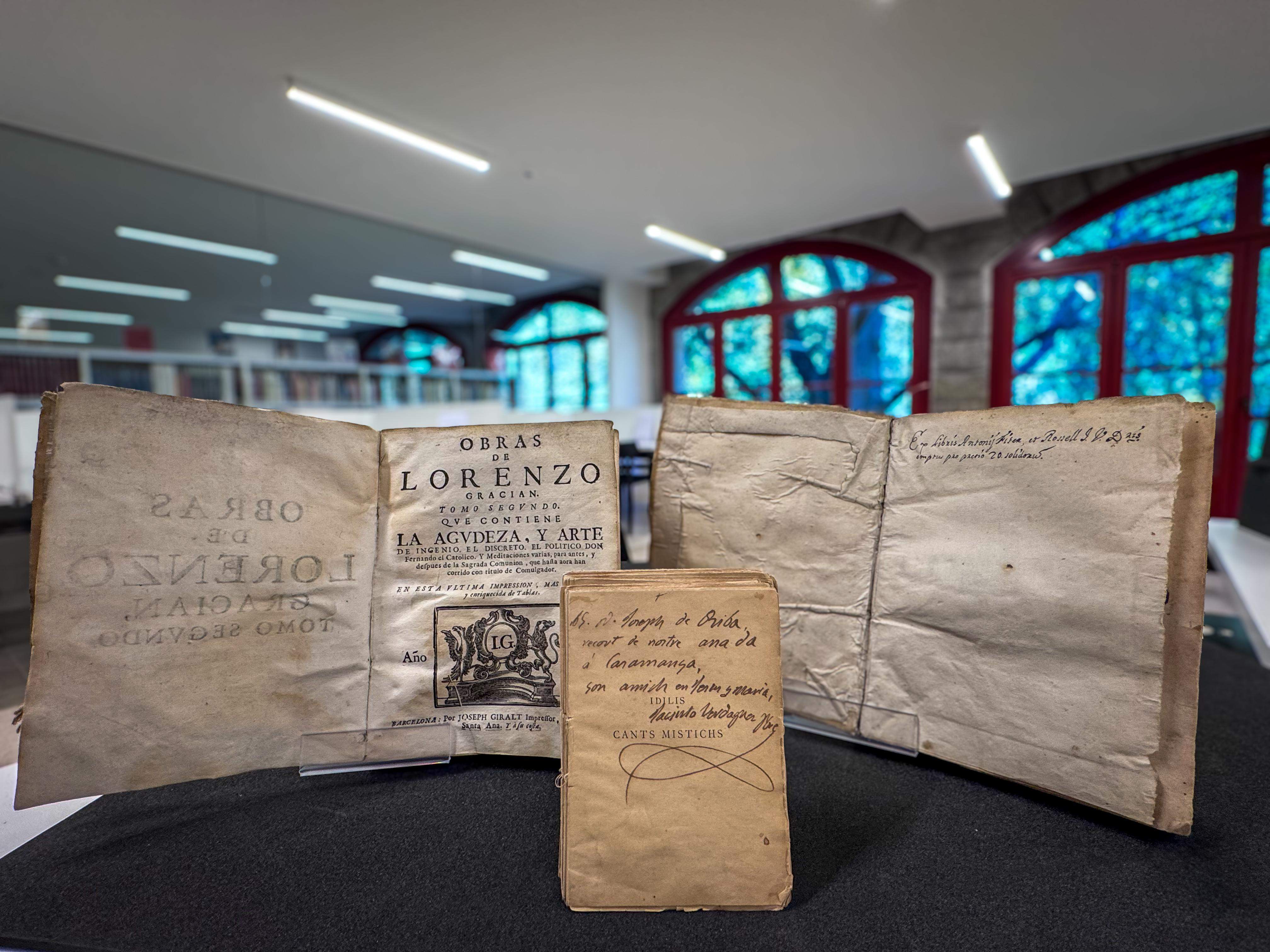 Els tres volums que es restauraran.