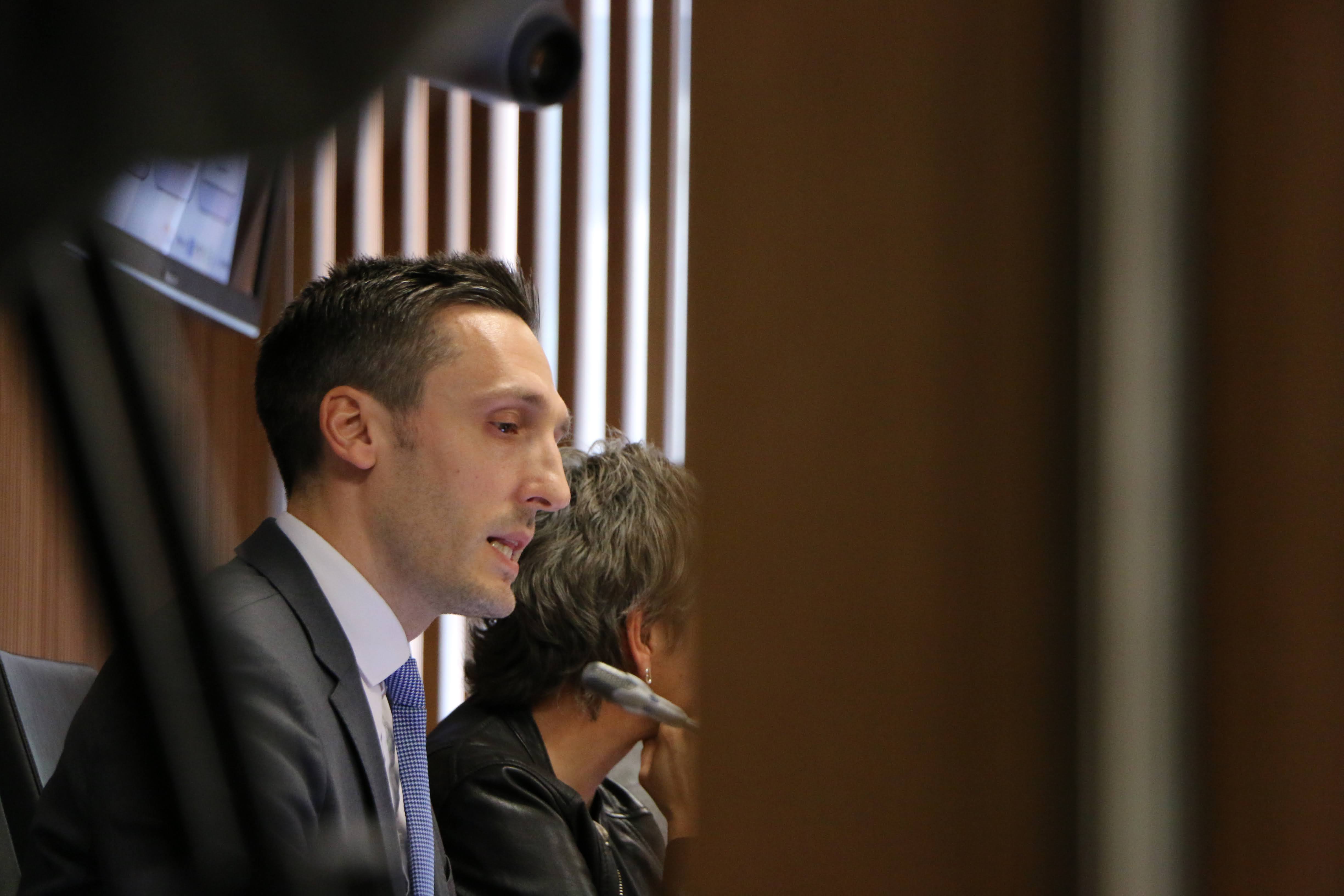 El director de l'Aqua, Isaac Galobardes, durant una compareixença al Consell General.