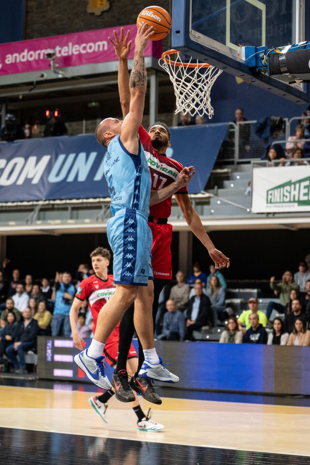 Rafa Luz, en una entrada a cistella aquest vespre a la Bombonera. 