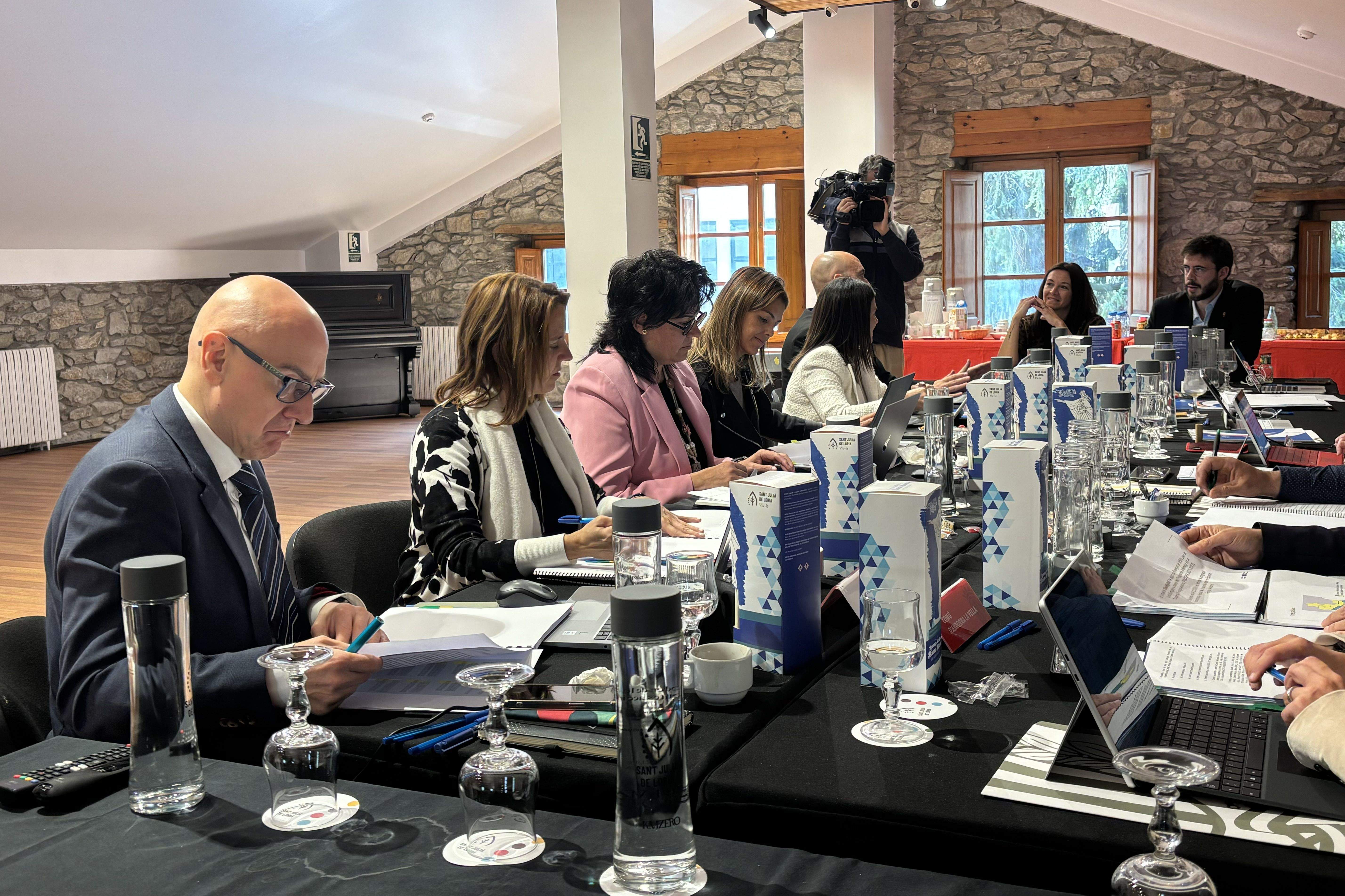 Una imatge de la reunió de cònsols d'aquest dimarts. Una imatge de la reunió de cònsols d'aquest dimarts.