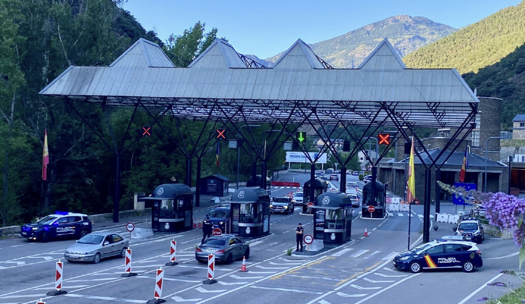 La zona de la frontera hispanoandorrana. La zona de la frontera hispanoandorrana.