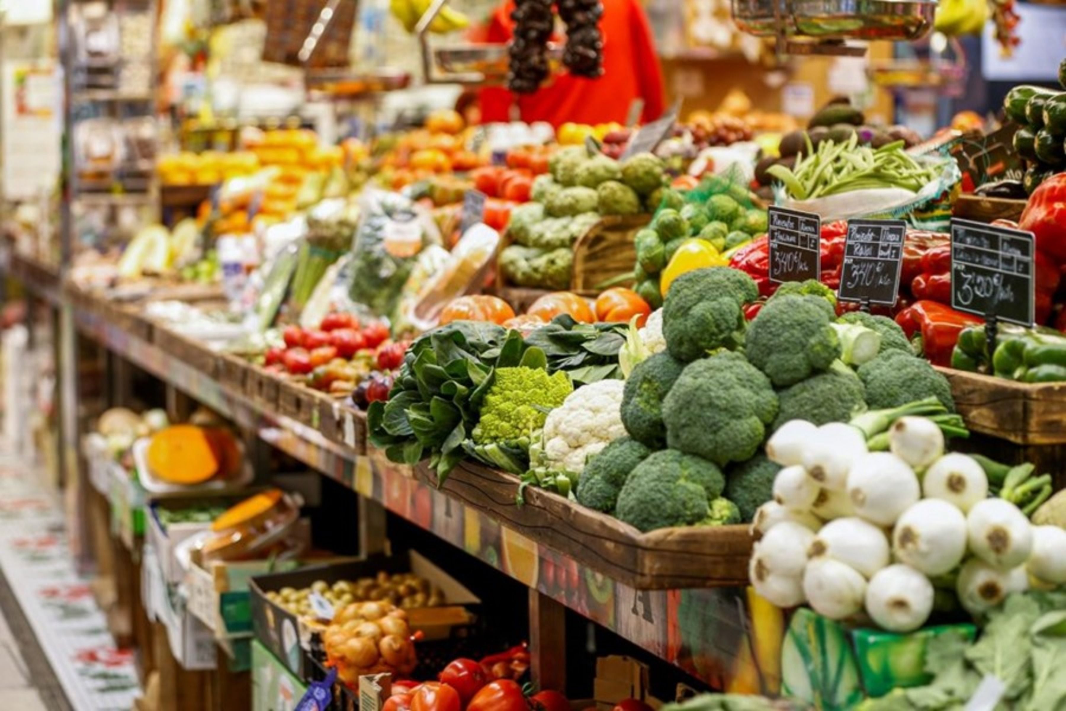 Productes d'alimentació en un supermercat.