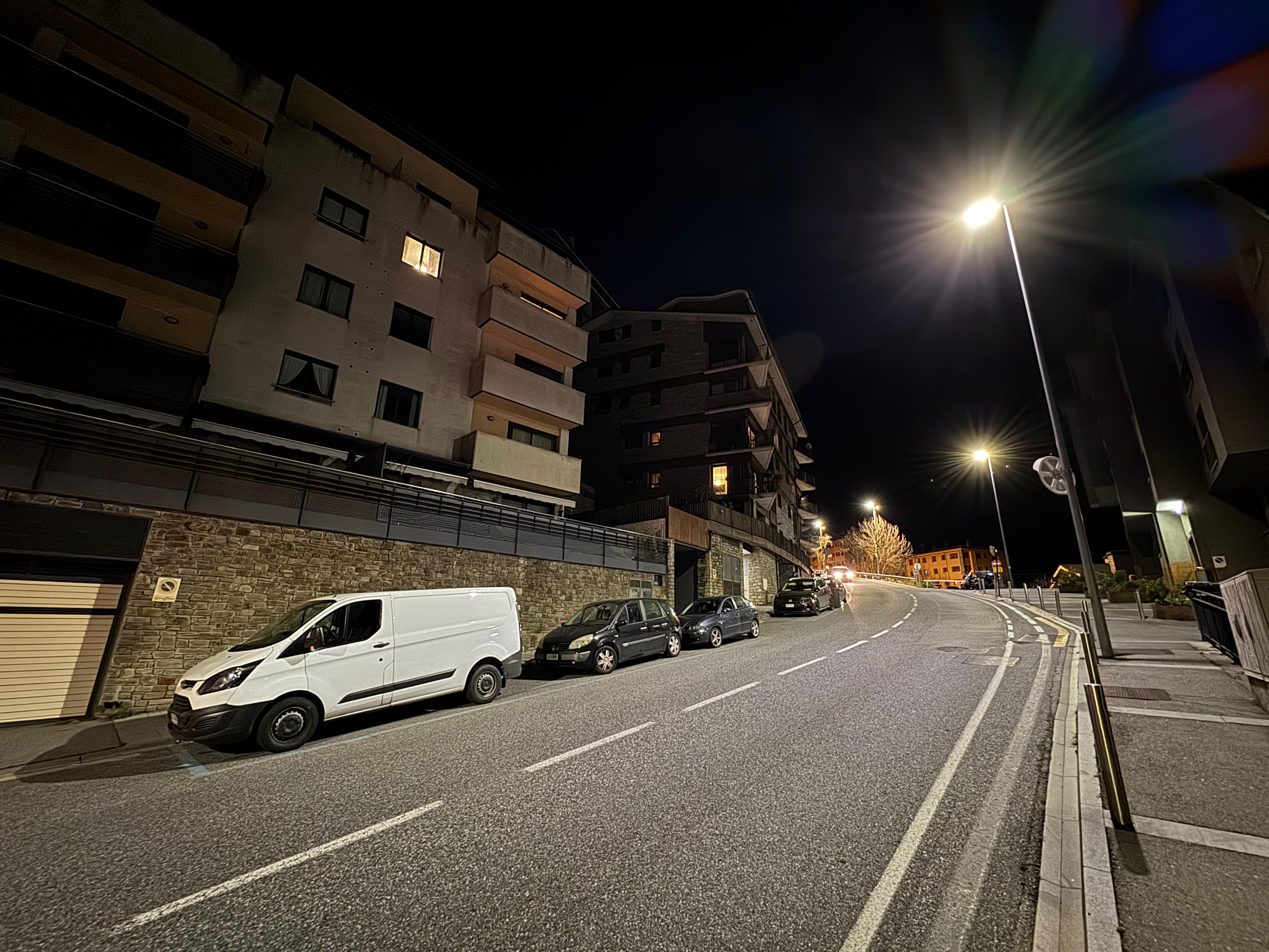 El pis turístic llogat per una de les empresonades es troba a la carretera d'Engolasters.