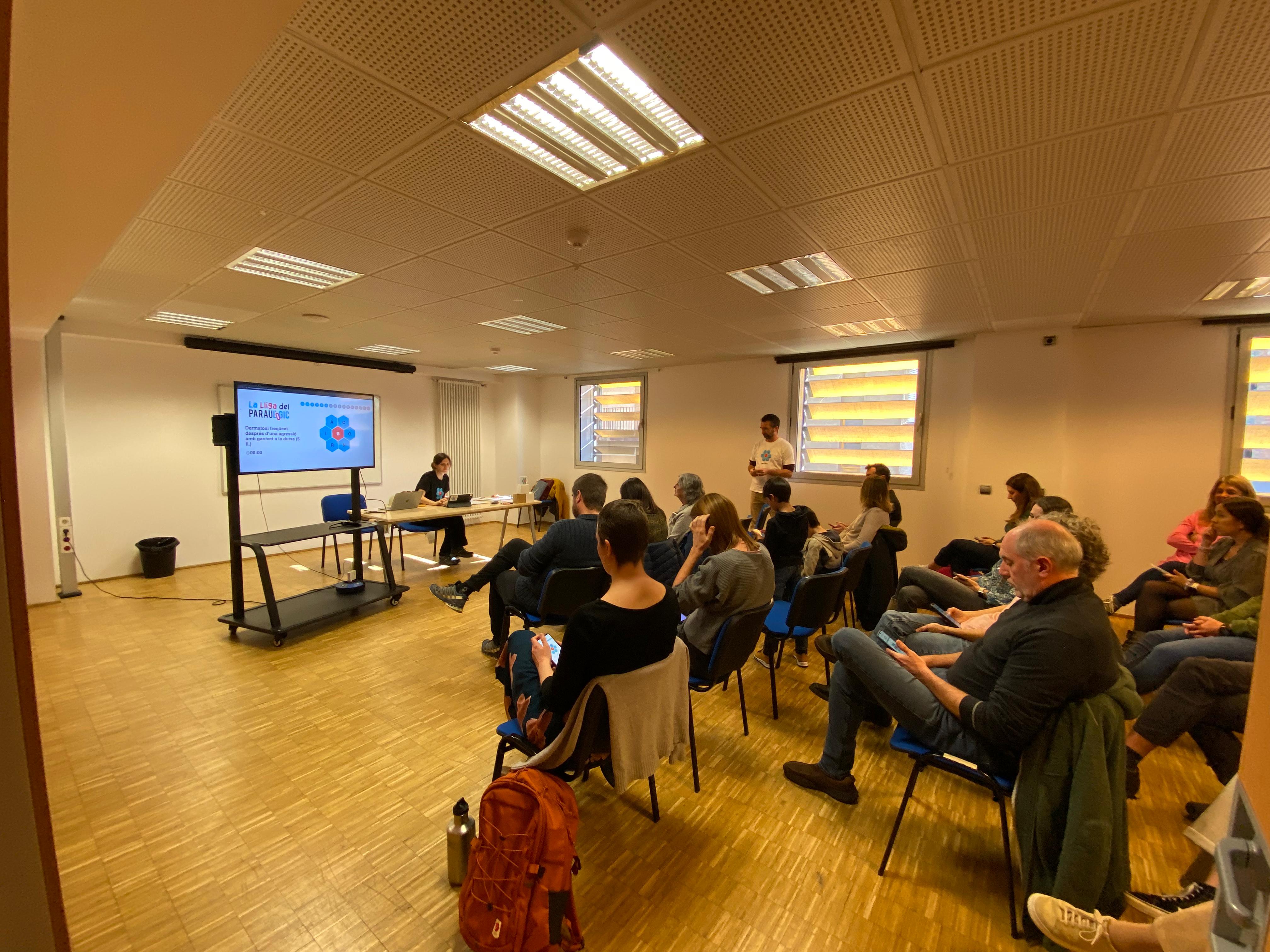 Els concursants del Paraulògic, en un dels moments de més tensió de la partida. Els concursants del Paraulògic, en un dels moments de més tensió de la partida.