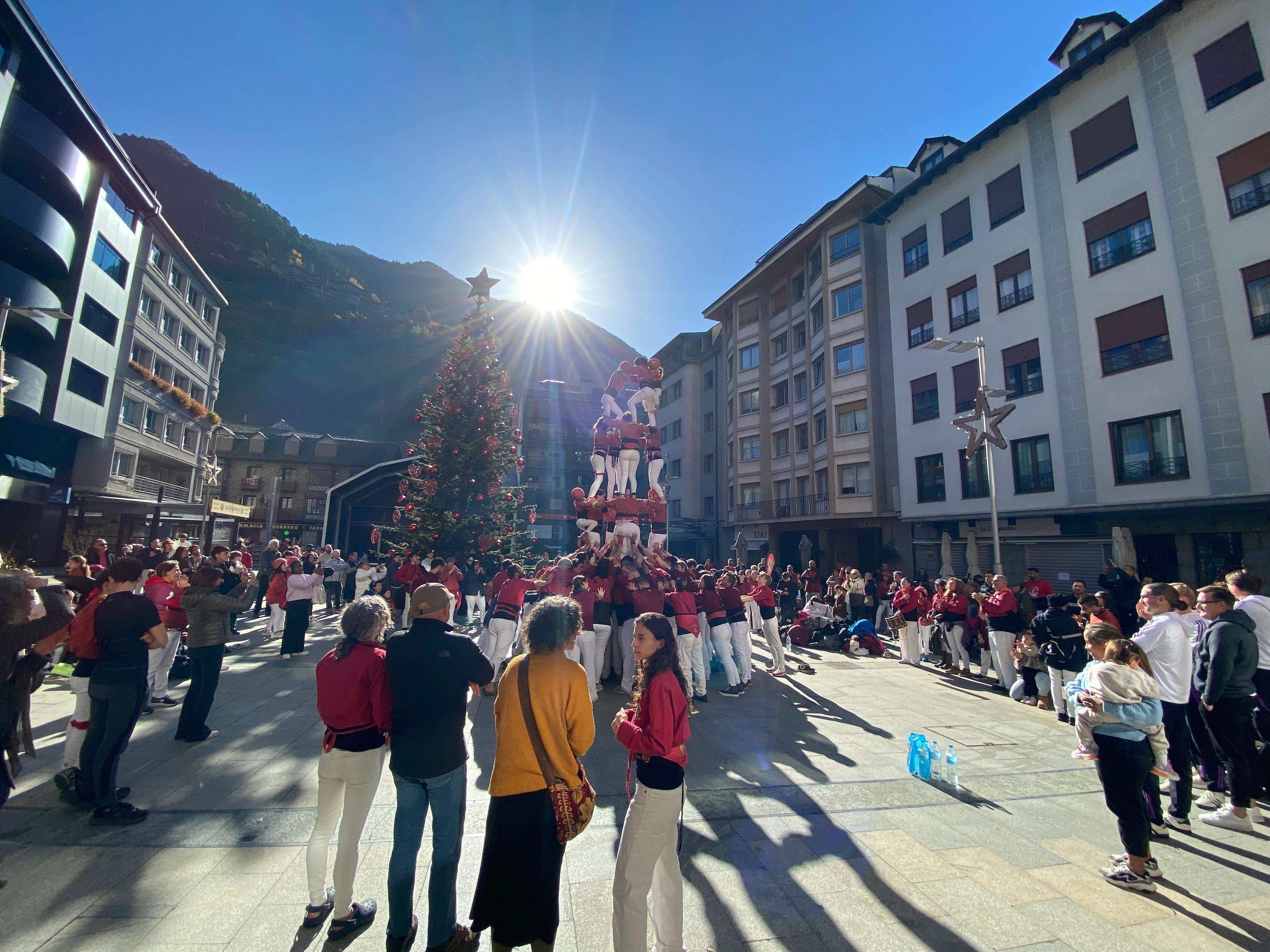 El sol i la decoració de Nadal han estat protagonistes en la cloenda. El sol i la decoració de Nadal han estat protagonistes en la cloenda.