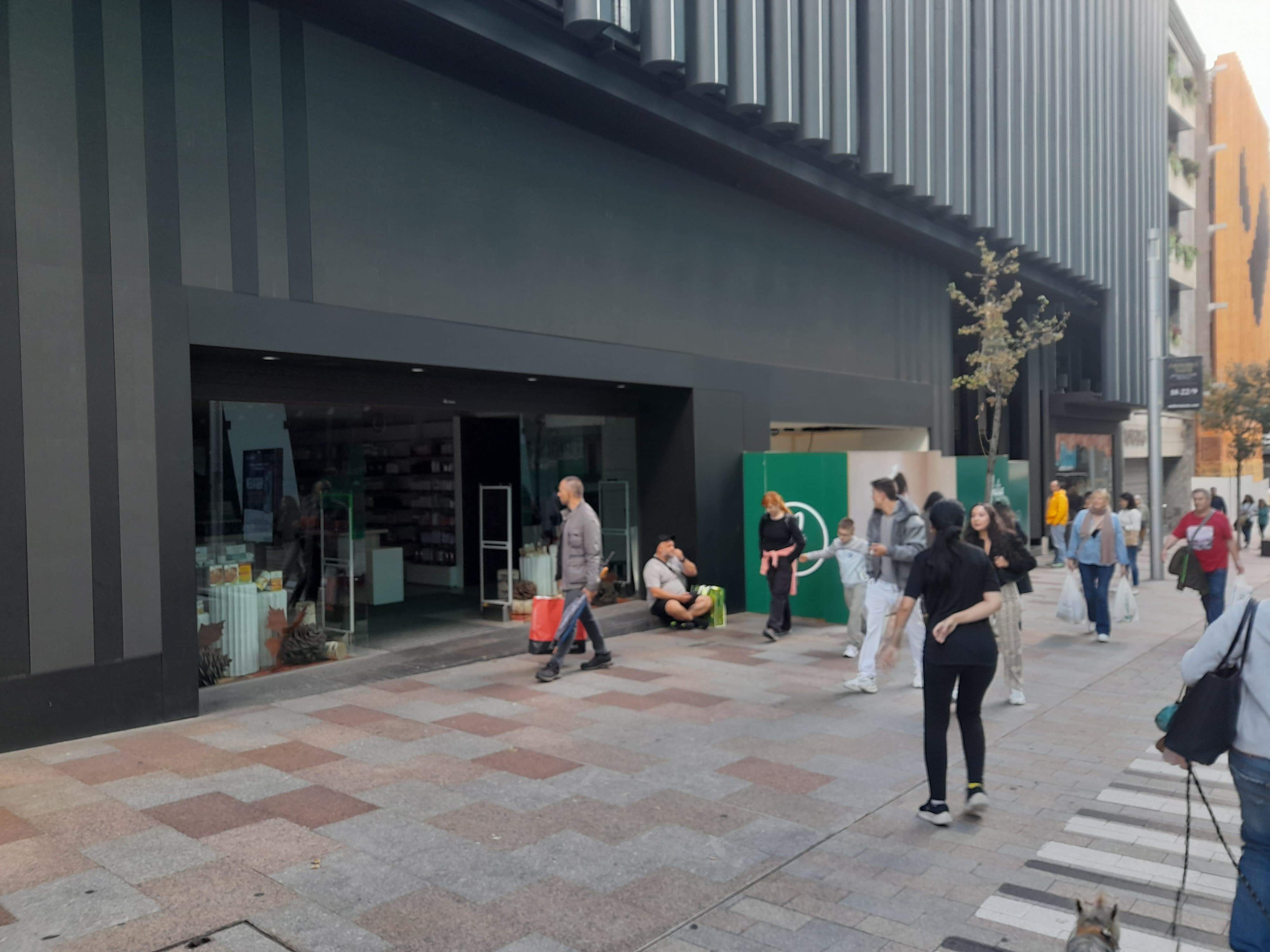 Un comerç sense llum el passat 22 de setembre, durant l'apagada.