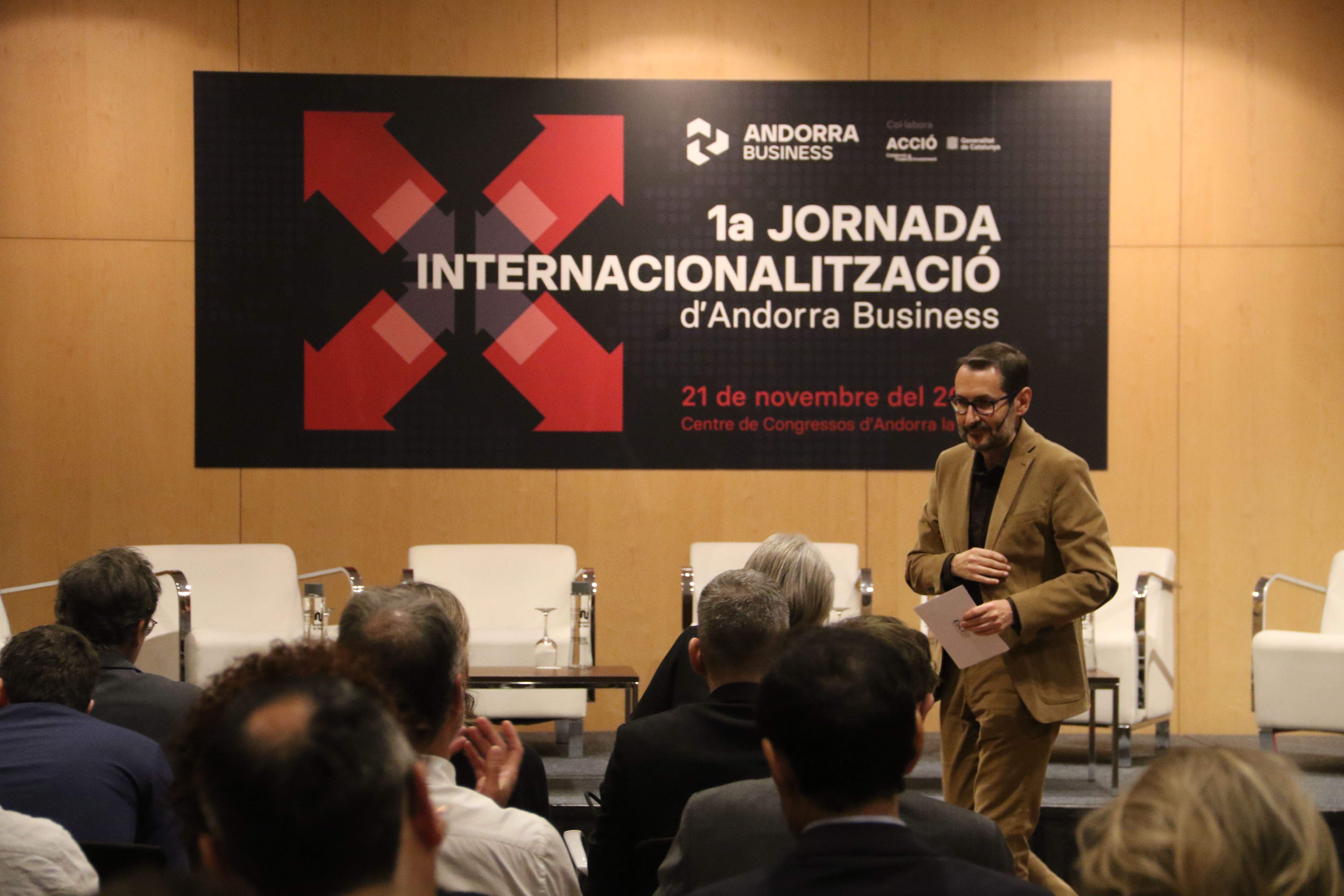 Xerrada de Pelayo Corella, professor d’ESCI-UPF i periodista.