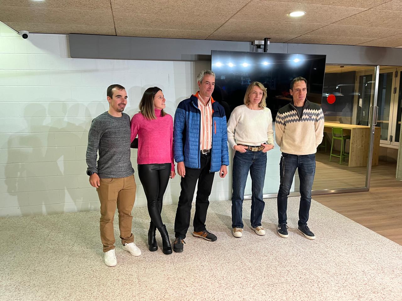 Carolina Poussier i els nous membres de la junta de la FAC.