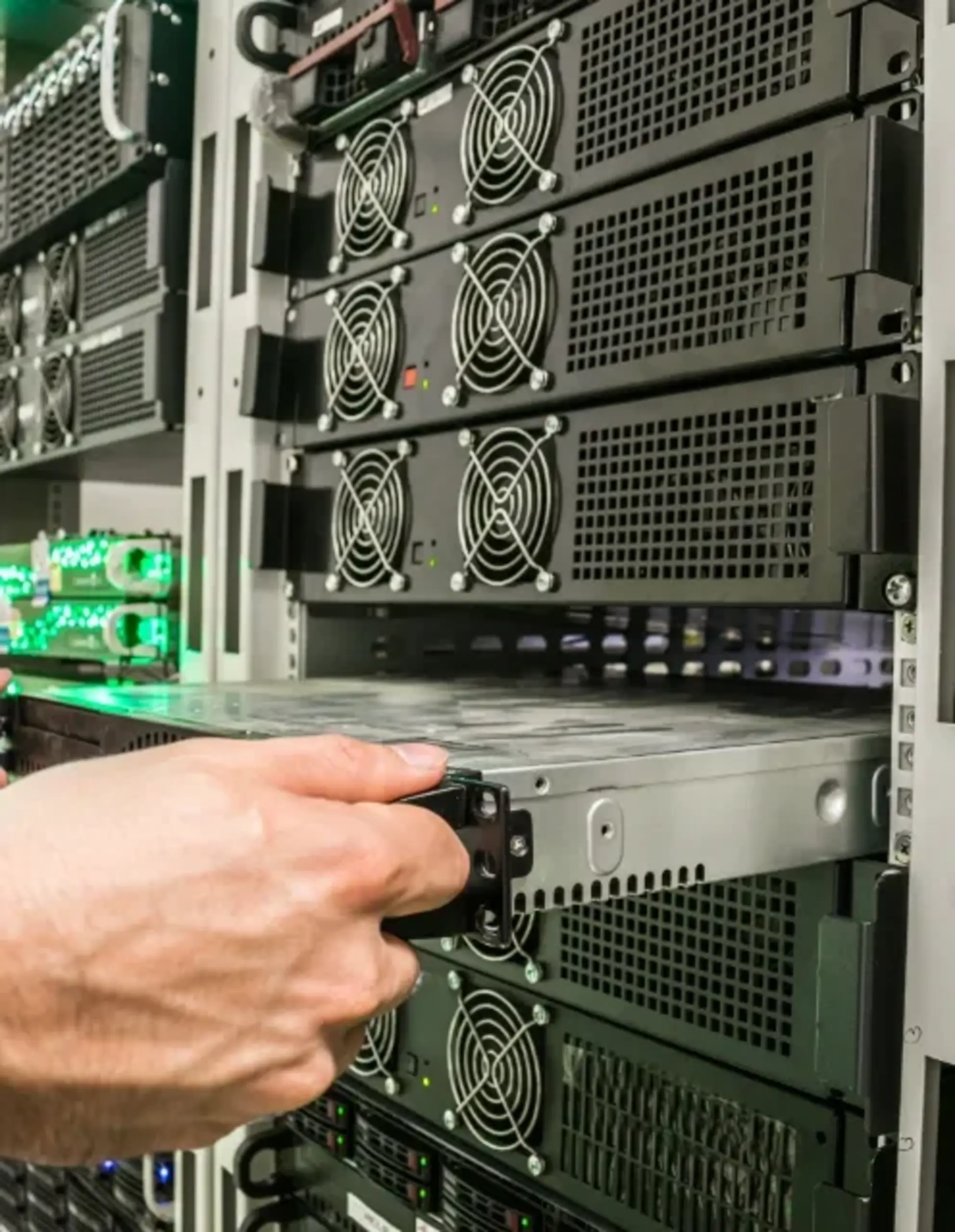 Extracció d'una cabina en un 'datacenter'. Extracció d'una cabina en un 'datacenter'.