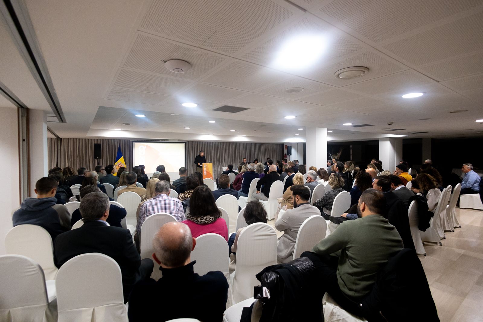 El congrés demòcrata ha aplegat uns 150 militants. El congrés demòcrata ha aplegat uns 150 militants.