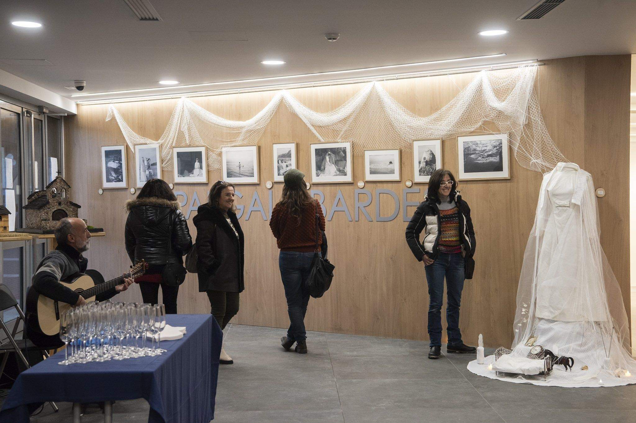 Els visitants han pogut gaudir de la mostra fotogràfica a l'espai Galobardes. Els visitants han pogut gaudir de la mostra fotogràfica a l'espai Galobardes.