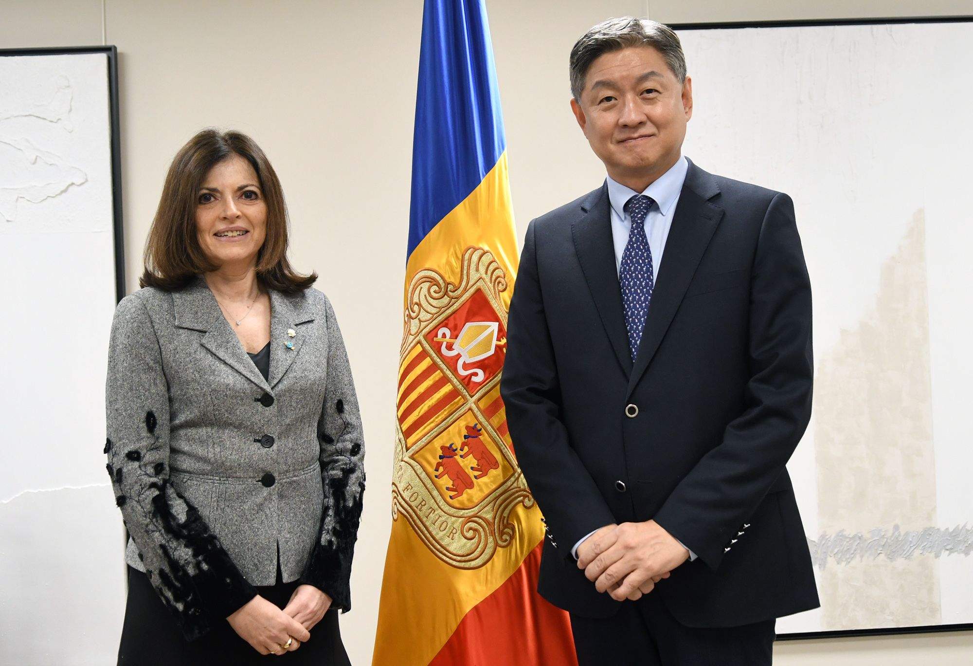 Tor amb l'ambaixador de Corea.