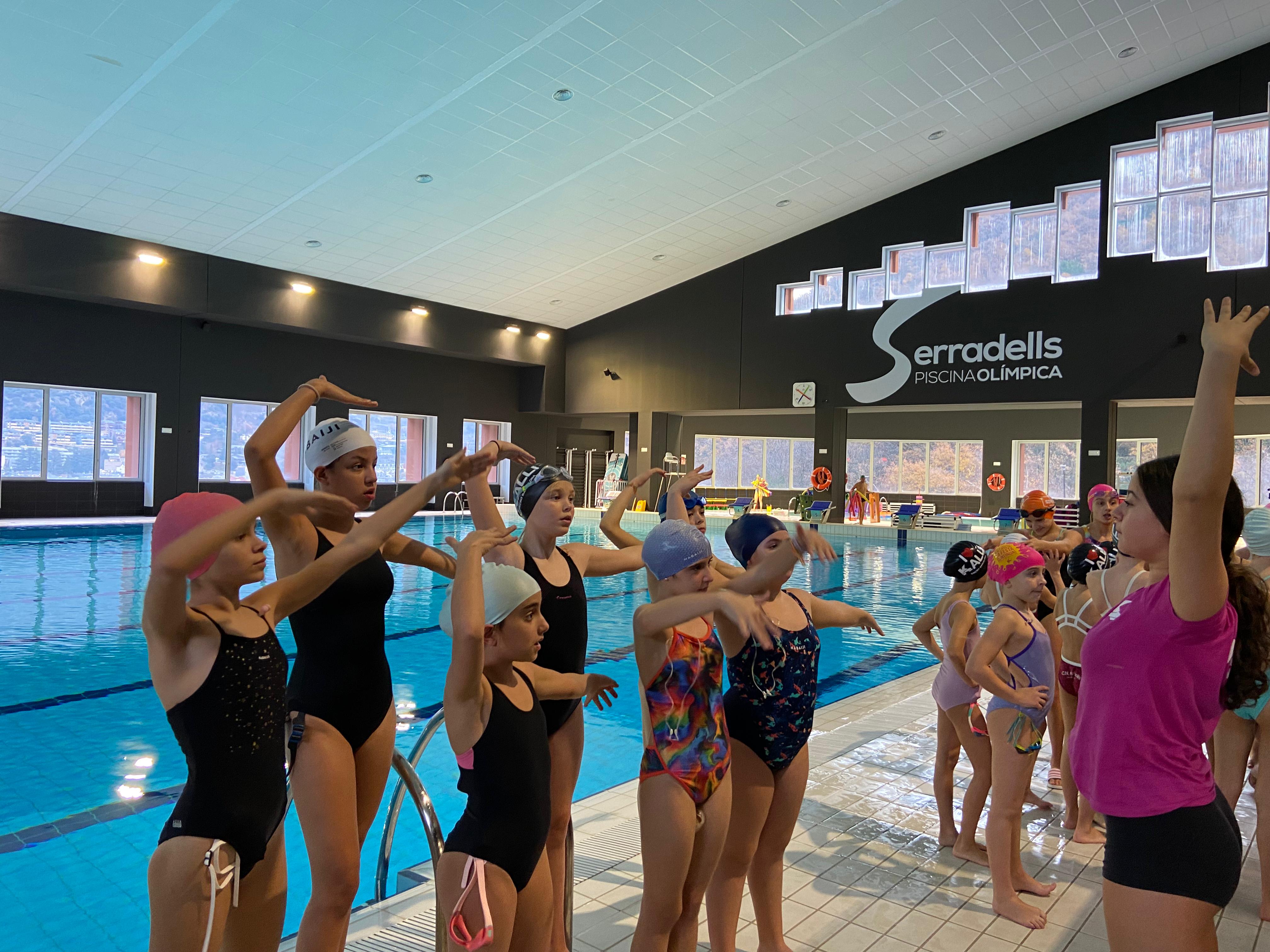 La tècnica és molt important en un esport com la natació sincronitzada. La tècnica és molt important en un esport com la natació sincronitzada.