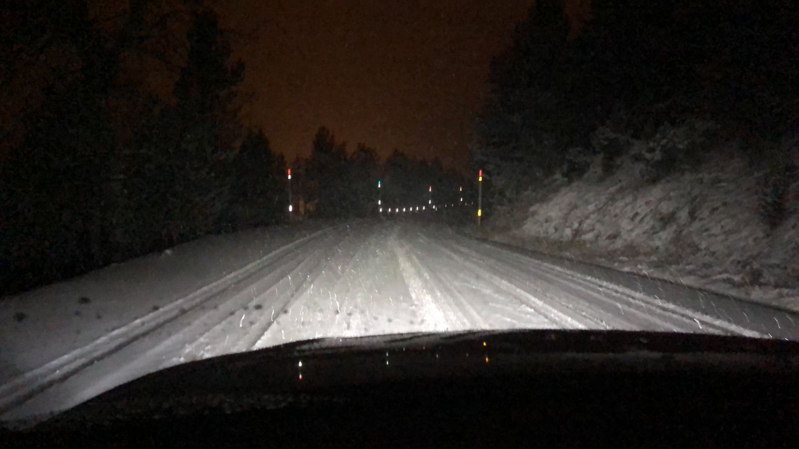 La carretera a l'altura de Grau Roig totalment blanca.