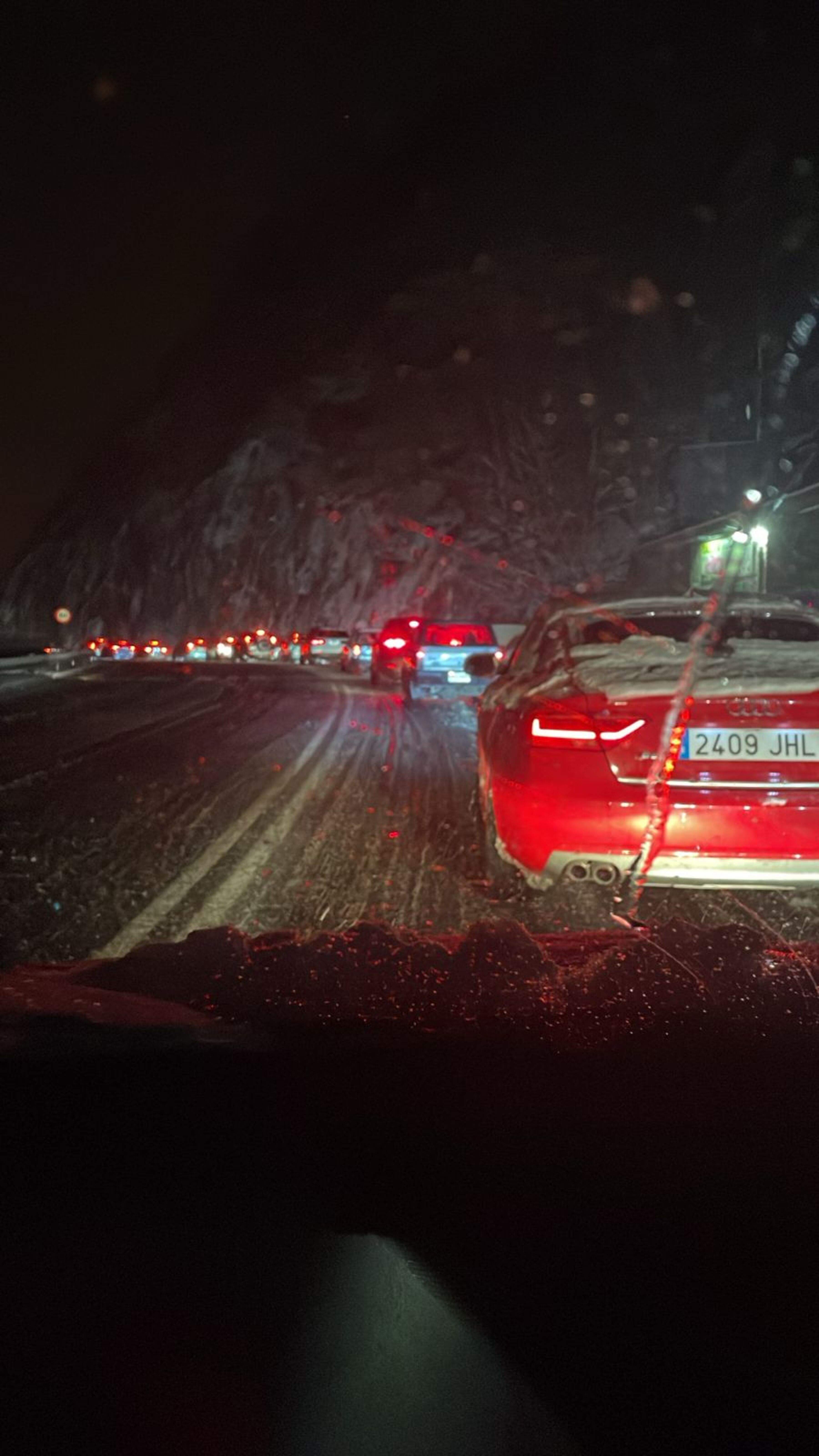 Retencions a Encamp en direcció a Canillo.