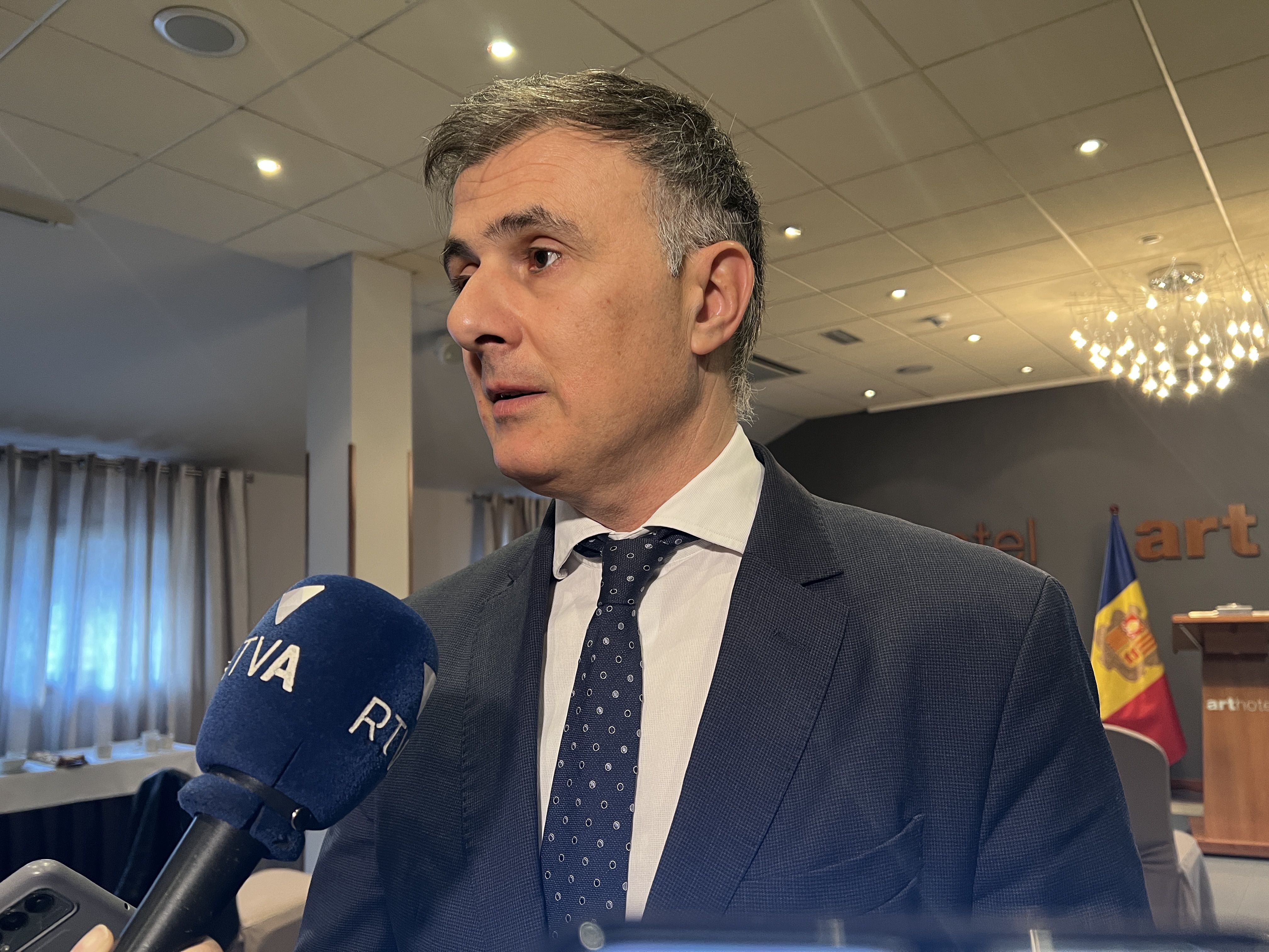 El secretari d'Estat Marc Rossell donant explicacions.