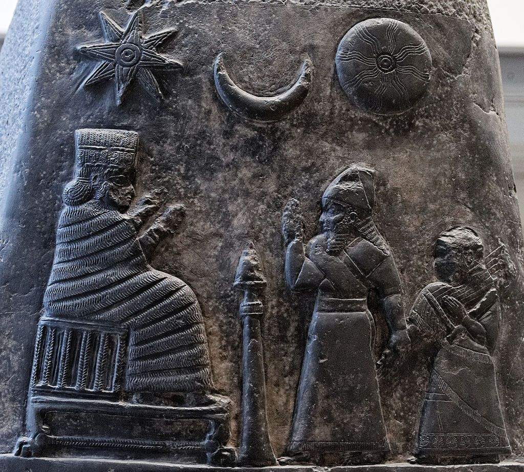 Gravat babilònic del 1200 aC on es pot veure Venus (Ishtar) al costat de la Lluna i el Sol La portaveu del Sindicat, Rebeca Bonache.