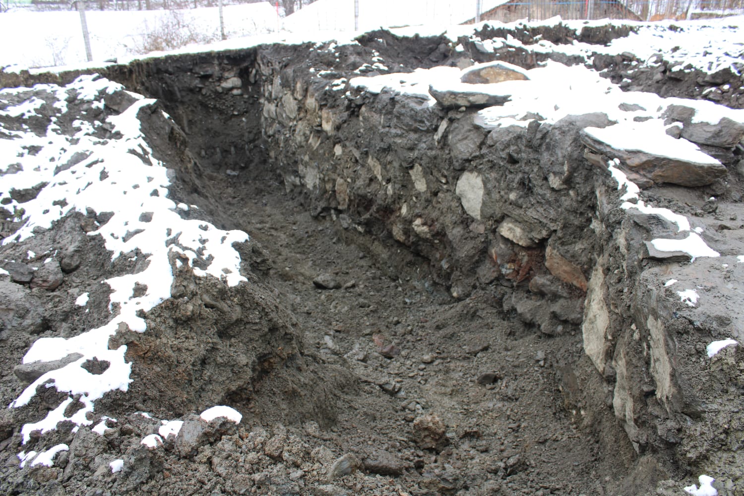 Una imatge del mur localitzat.