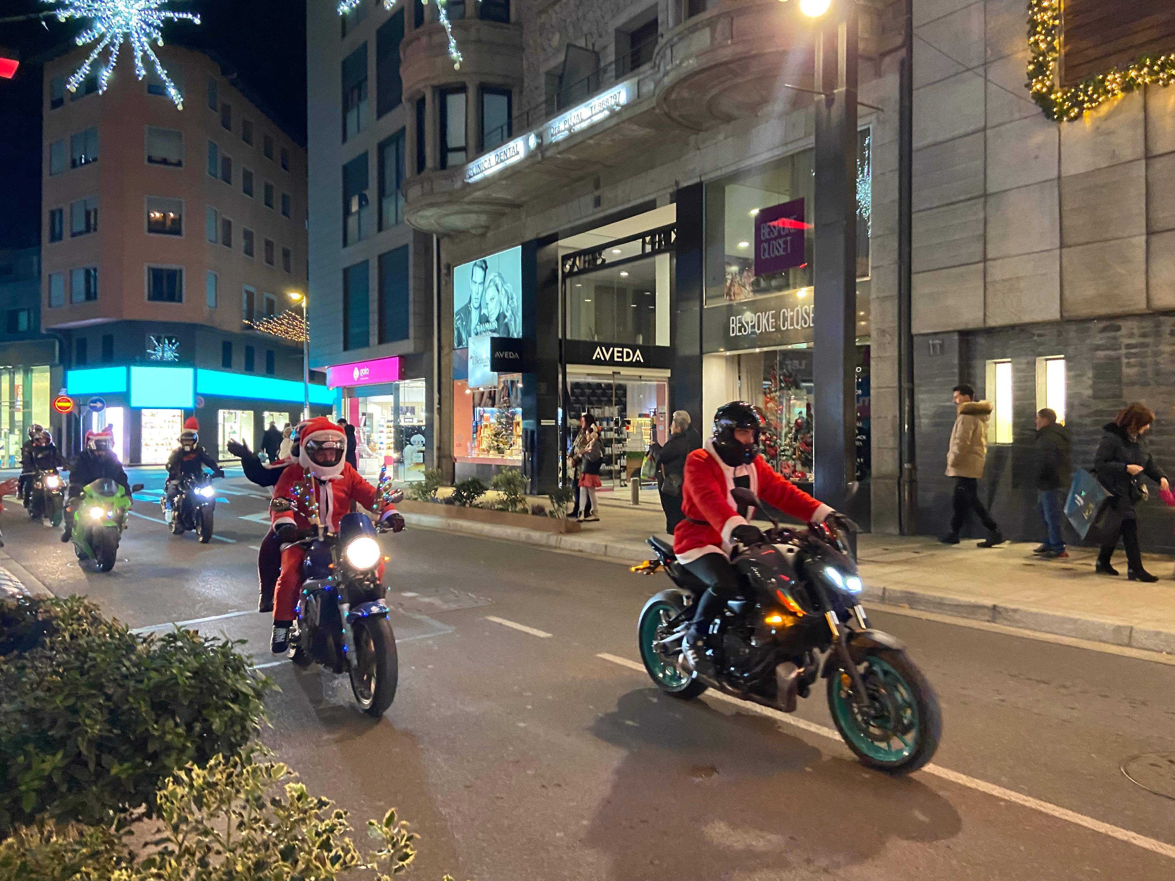 La 'PareNoelada' ha estat el focus d'atenció a Príncep Benlloch.