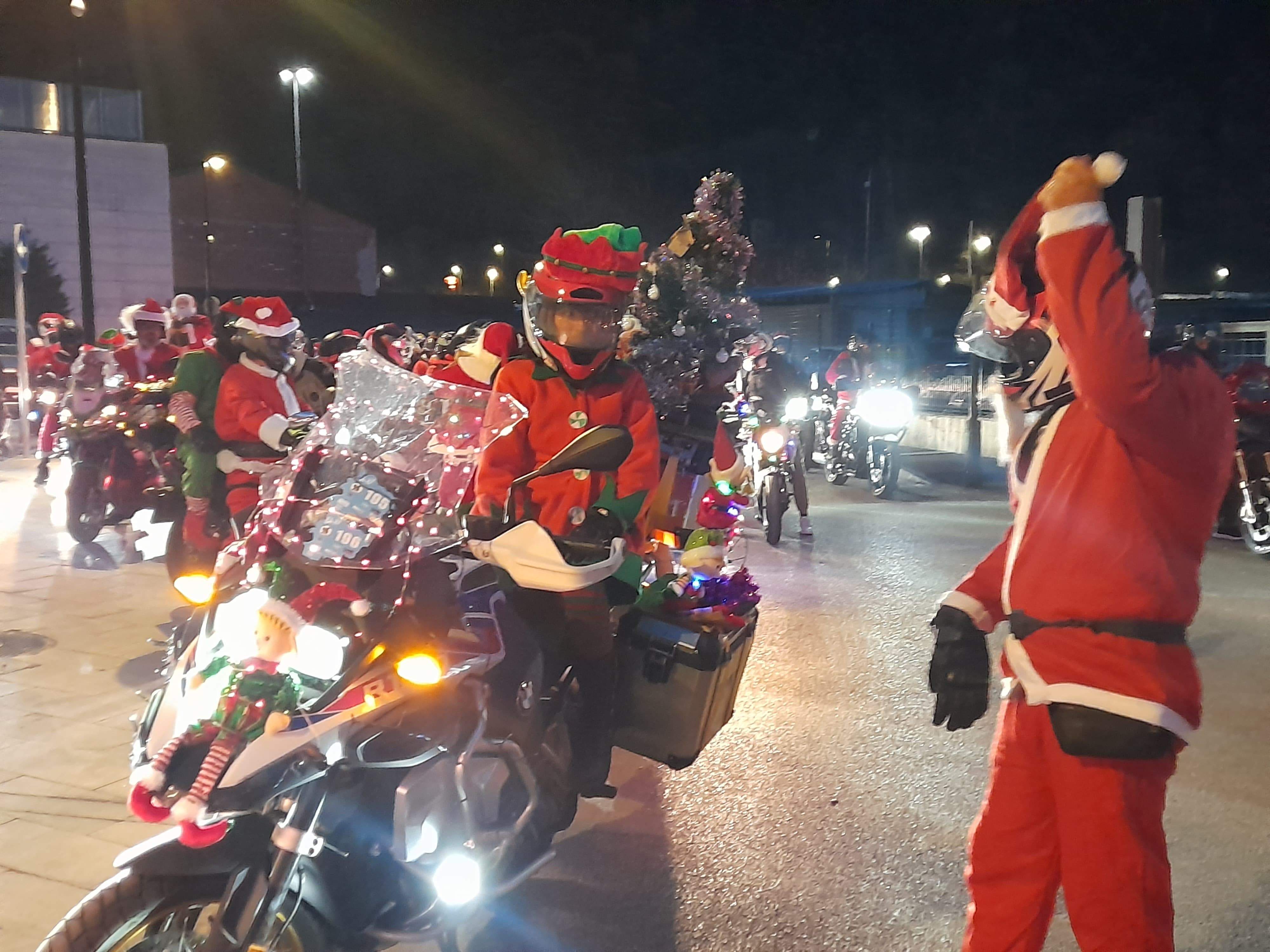 Les motos preparades per començar el recorregut.