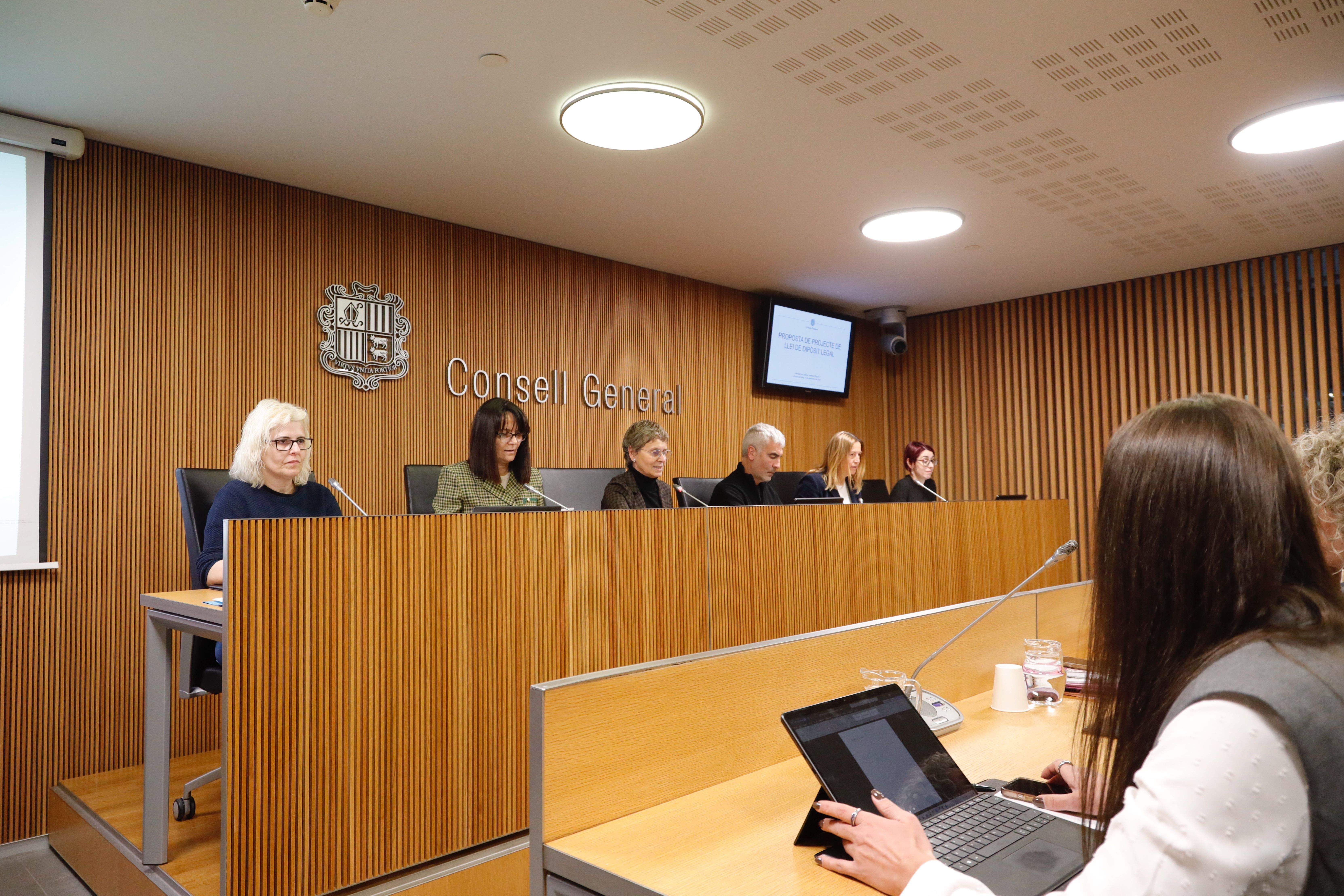 Compareixença de Mònica Bonell, minsitra de Cultura, Joventut i Esports, per presentar el Projecte de llei de dipòsit legal. Compareixença de Mònica Bonell, minsitra de Cultura, Joventut i Esports, per presentar el Projecte de llei de dipòsit legal.