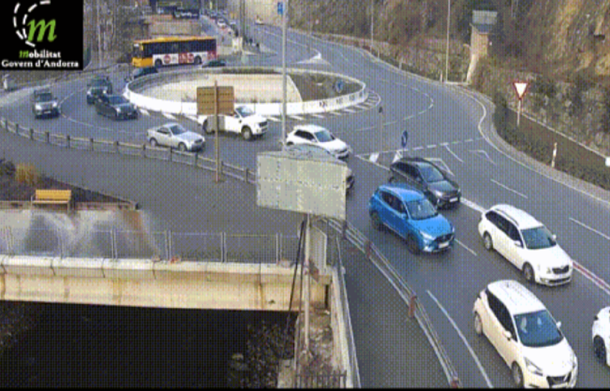 Les cues arriben fins a l'Epizen.