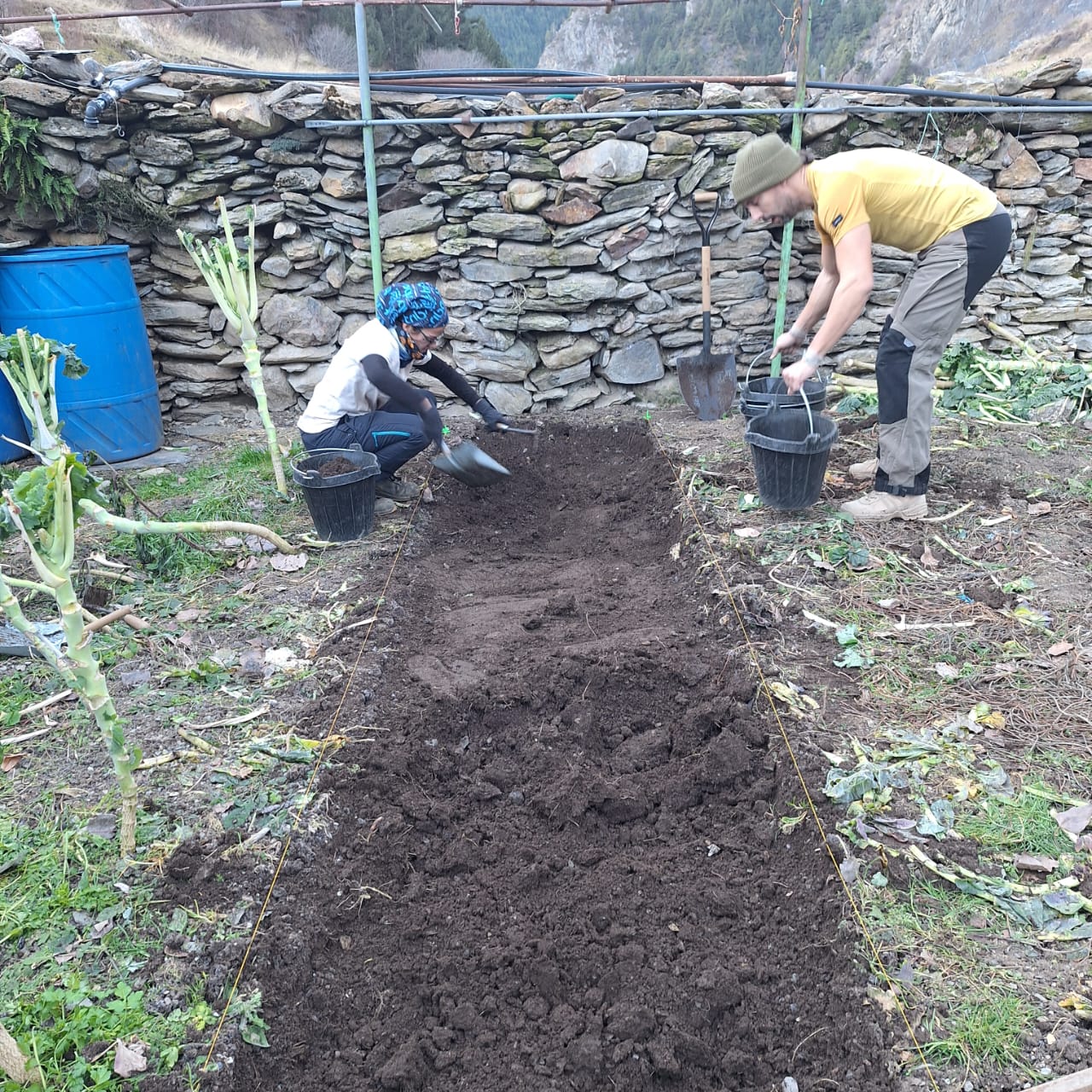 La intervenció per localitzar l'església de Sant Martí de Sella ha començat aquest divendres.