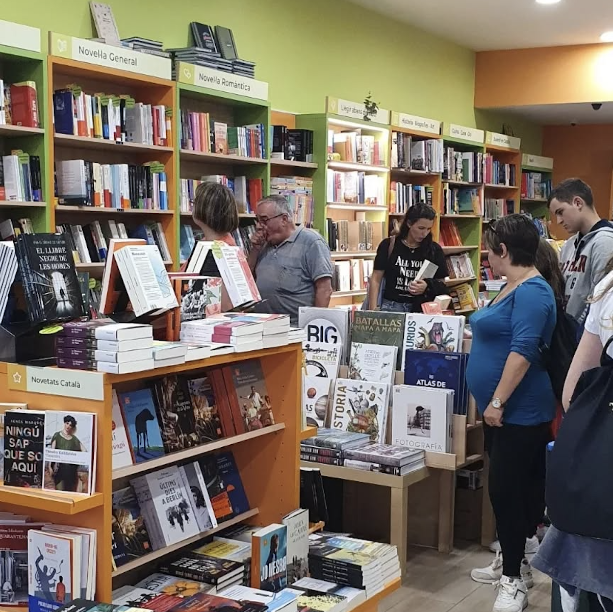 Una imatge de la llibreria Llibre Idees.