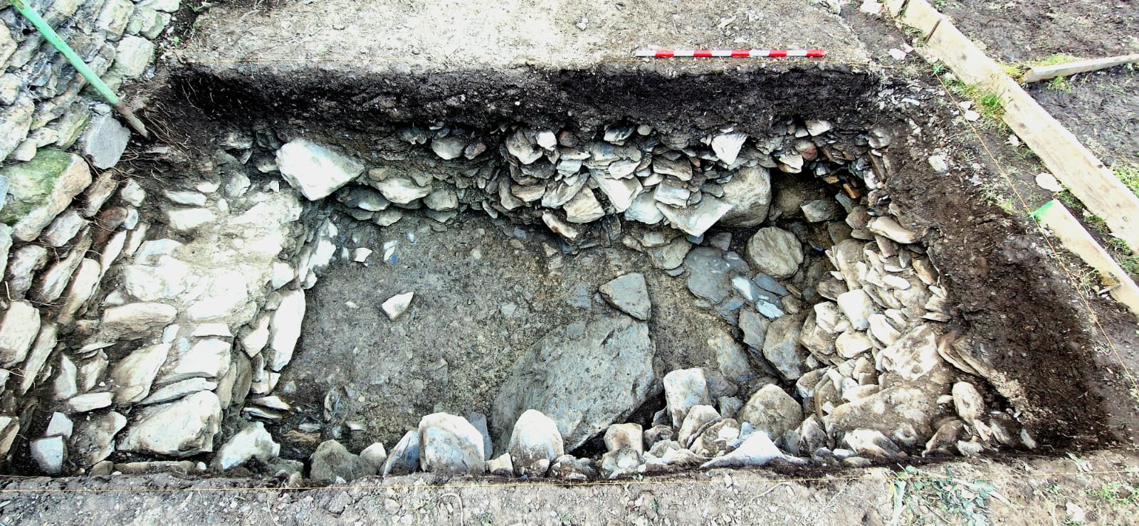 Aquest ha estat el resultat final de l'excavació a l'hortal del capellà. Aquest ha estat el resultat final de l'excavació a l'hortal del capellà.