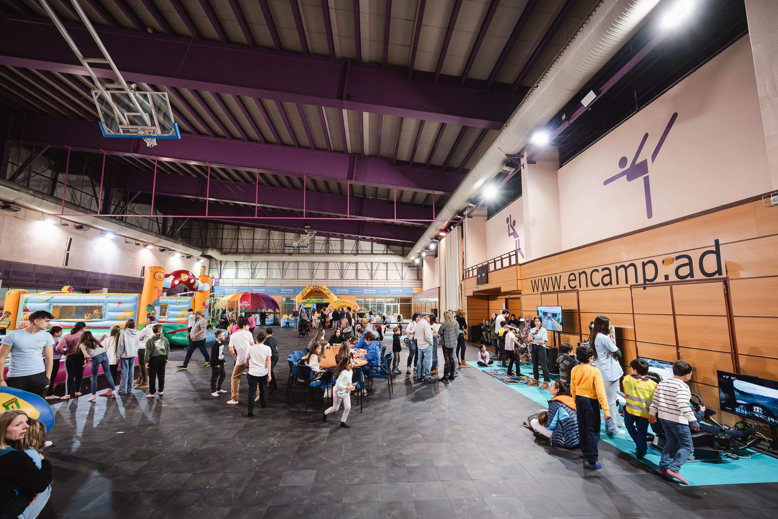 Infants al Saló de la Infància del Pas de la Casa.