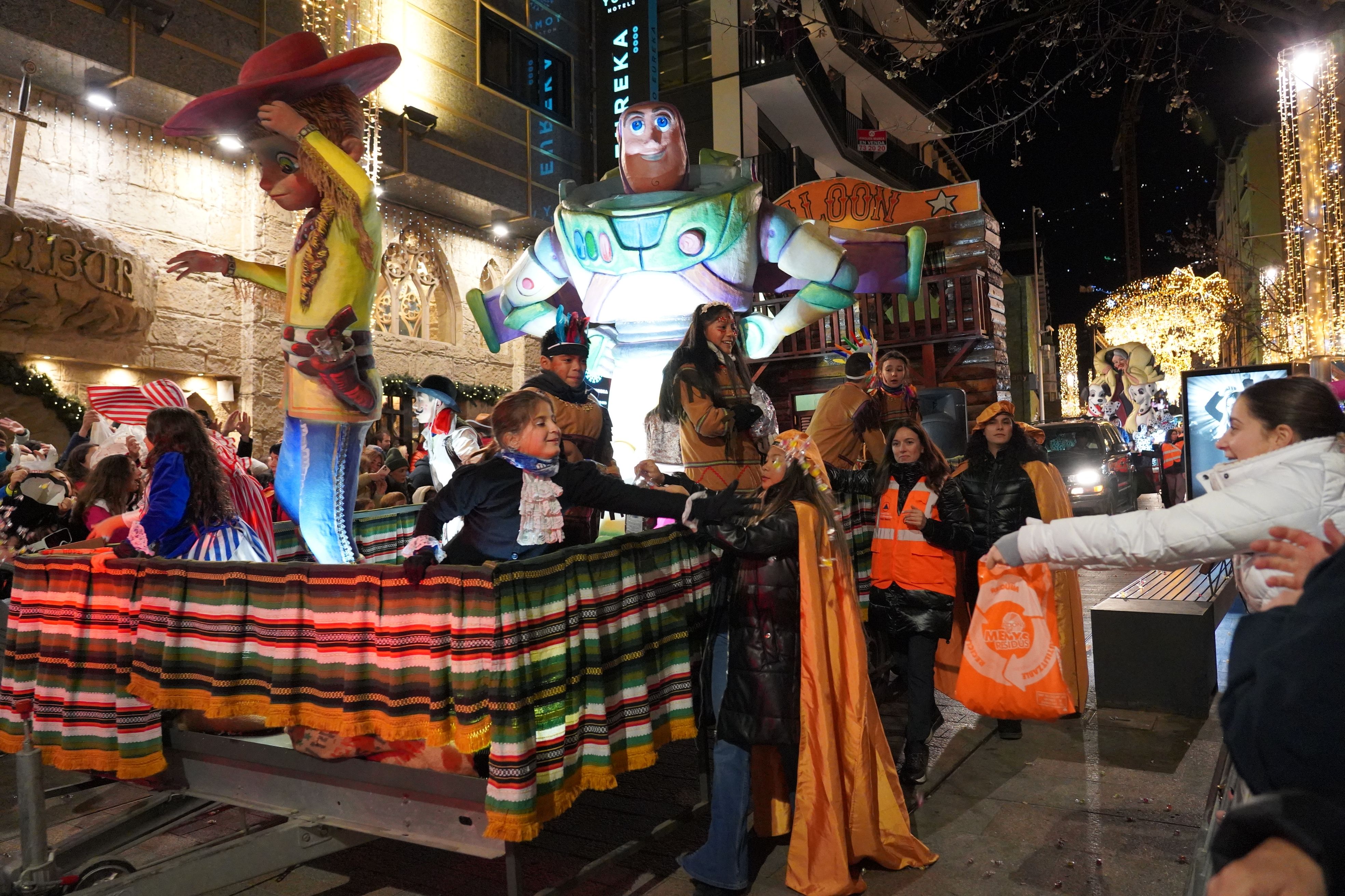 Tothom buscava omplir la bossa de caramels.