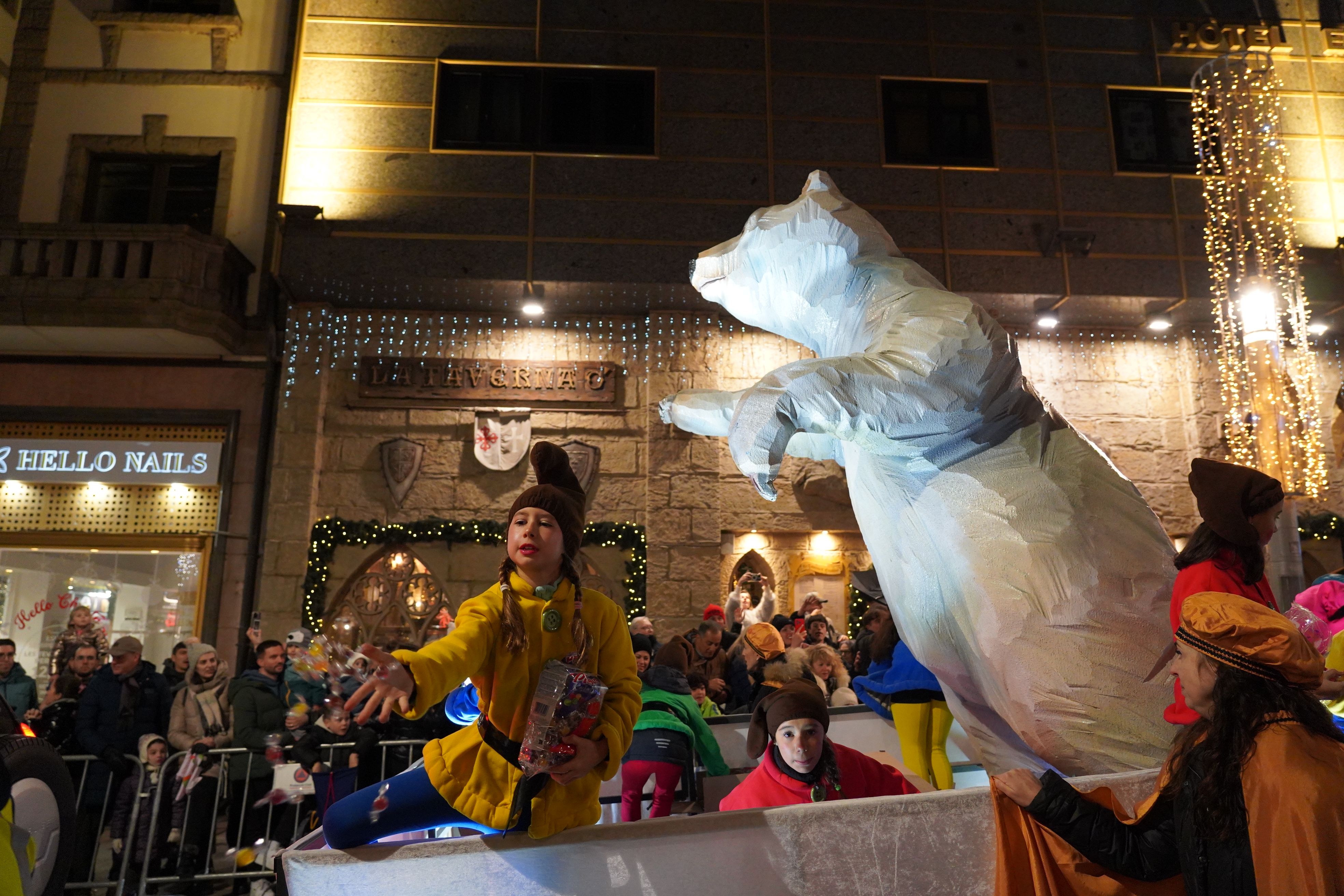 El llançament de caramels ha estat una constant.