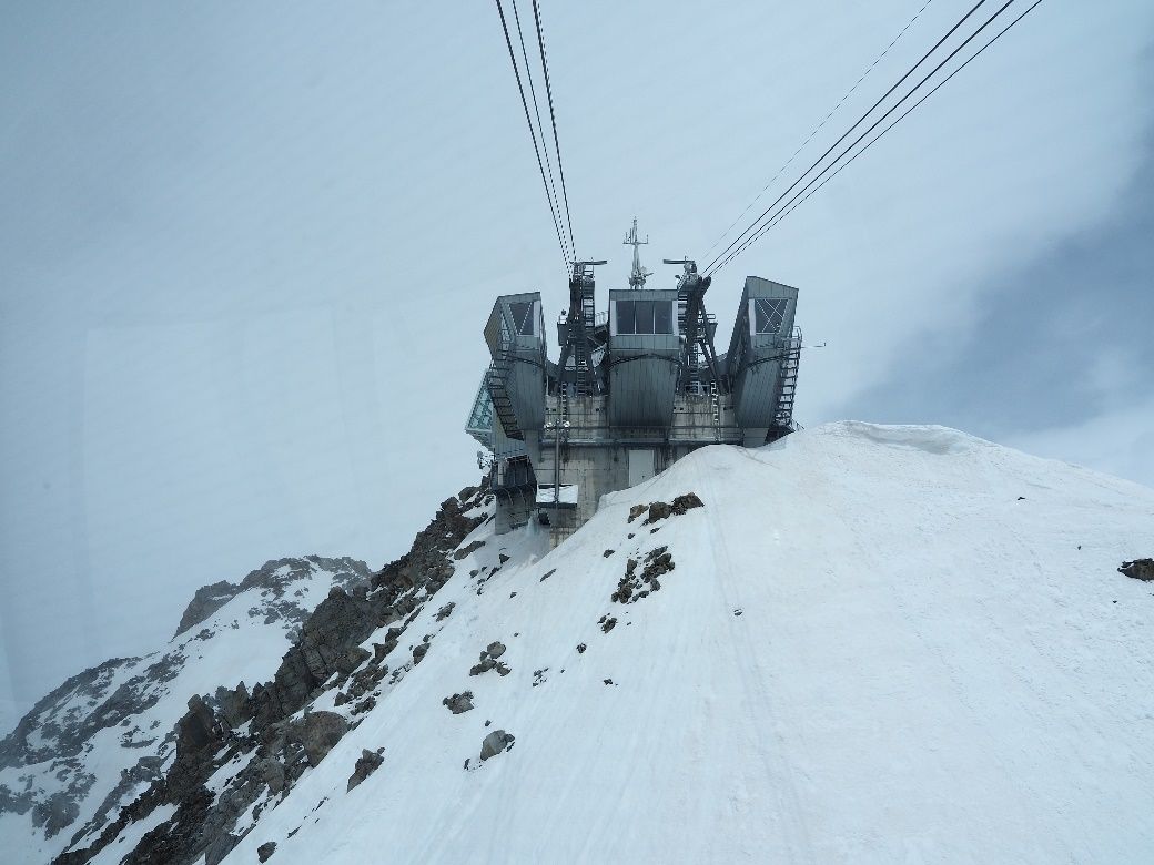 Estació superior Skiway Monte Bianco a menys de 100 metres de la frontera amb França La portaveu del Sindicat, Rebeca Bonache.