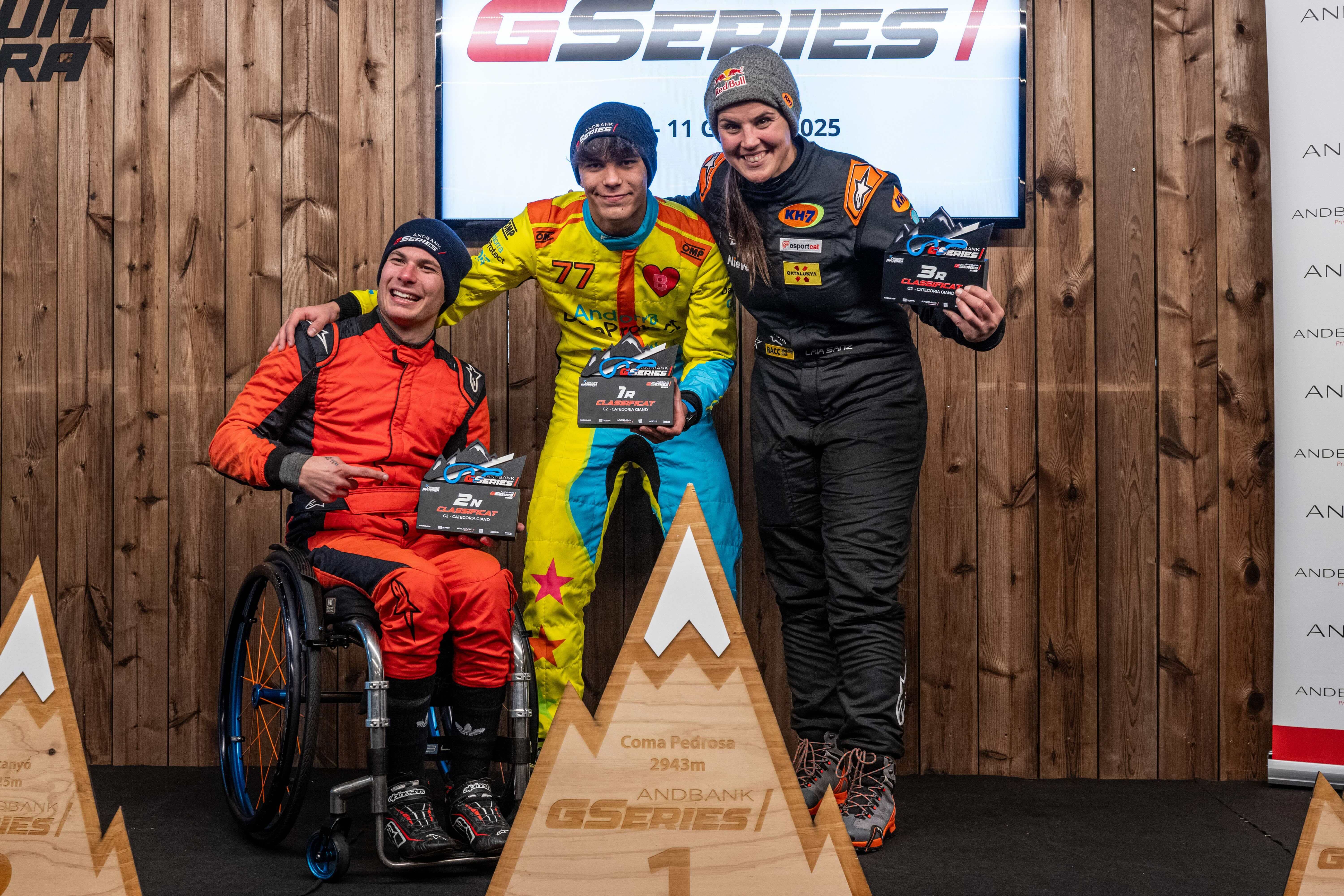 El jove andorrà Erik Faura, acompanyat per Carlos Tatay i Laia Sanz. El jove andorrà Erik Faura, acompanyat per Carlos Tatay i Laia Sanz.