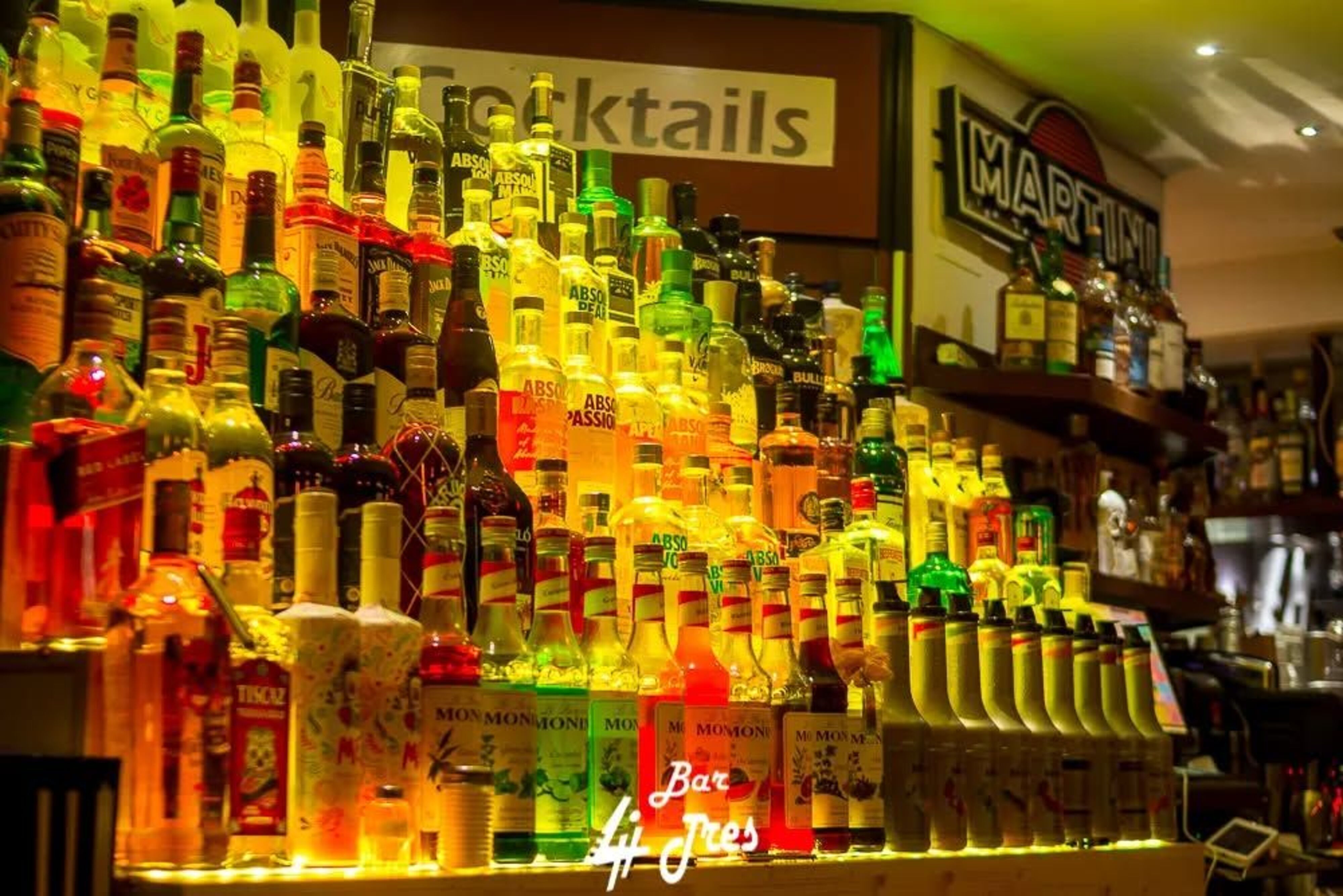 La zona de botelleria del local on hi va haver la batussa.