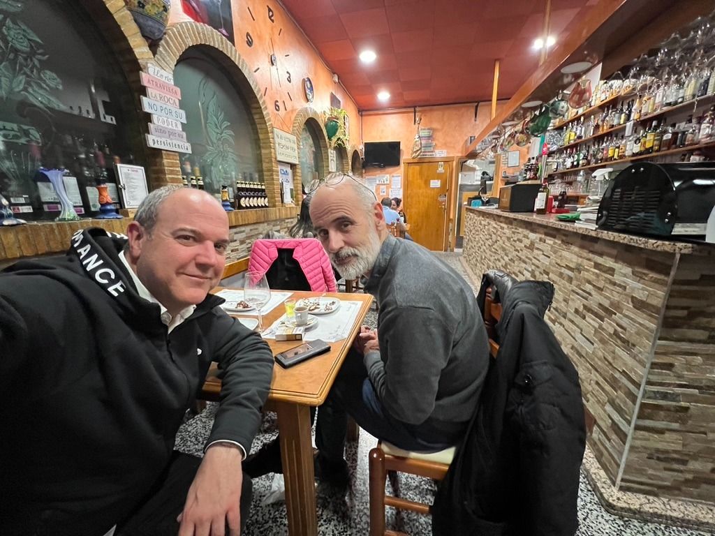 Pere Moles i Toni Martí compartint taula quatre dies abans de la defunció.