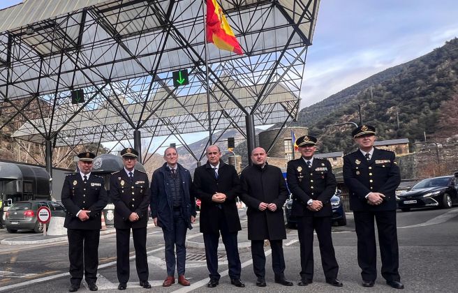 Visita de les autoritats de la Policia Nacional a la frontera hispanoandorrana. Visita de les autoritats de la Policia Nacional a la frontera hispanoandorrana.