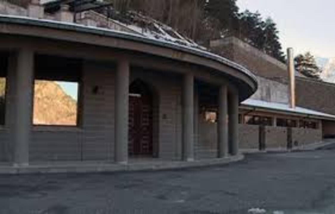 El forn crematori de cadàvers és al cementiri de la Plana.