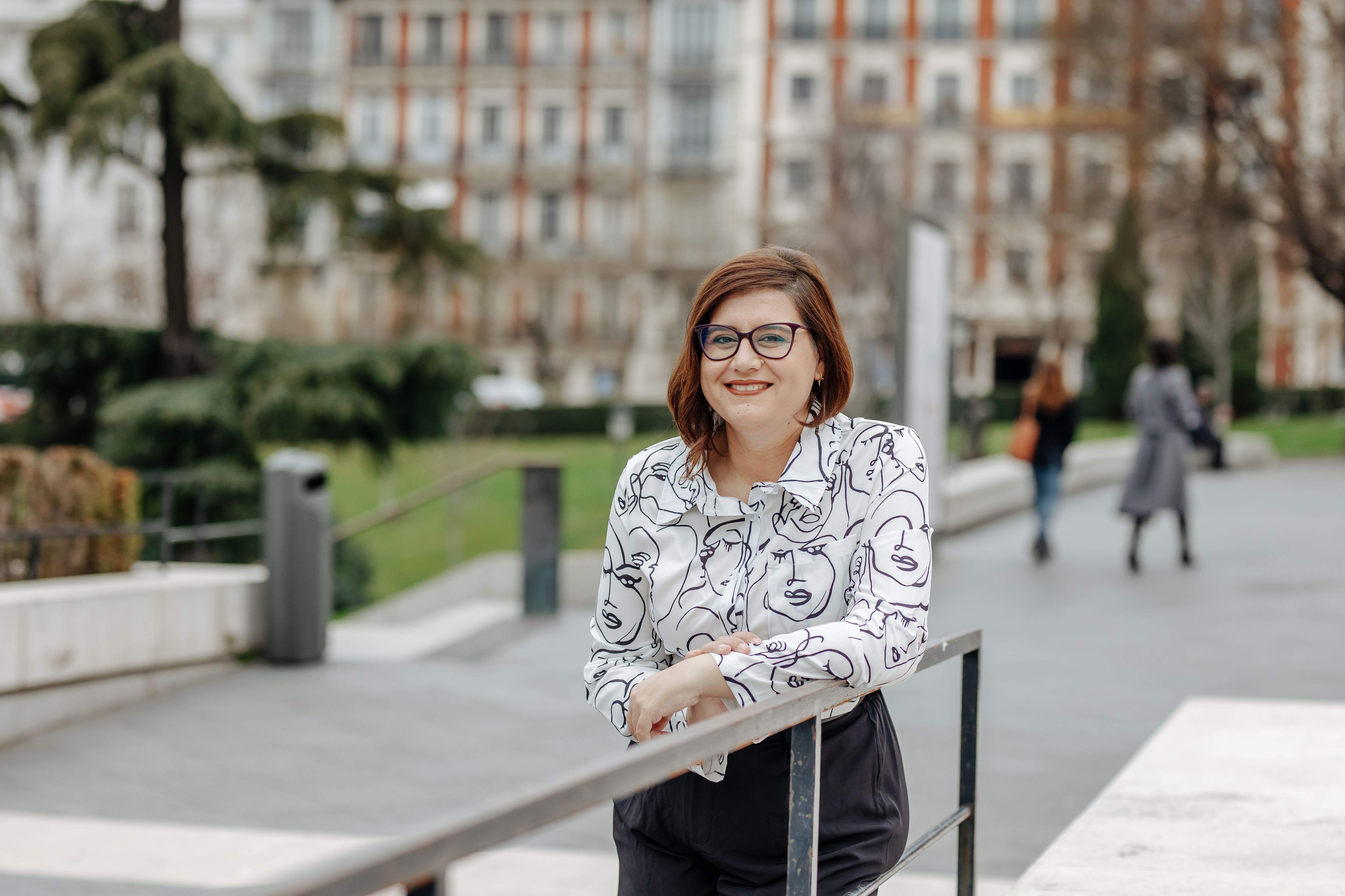 L'educadora social experta en violència de gènere, Marina Marroquí. La portaveu del Sindicat, Rebeca Bonache.