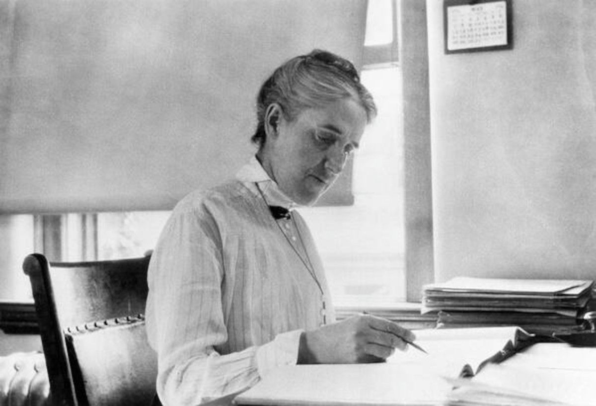 Henrietta Swan Leavitt treballant al seu despatx de Harvard La portaveu del Sindicat, Rebeca Bonache.