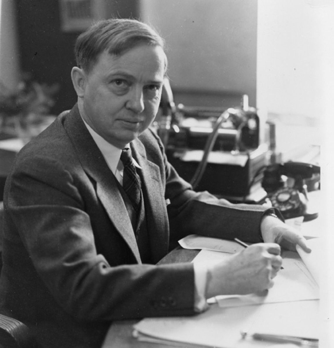 Harlow Shapley al seu despatx de Harvard La portaveu del Sindicat, Rebeca Bonache.