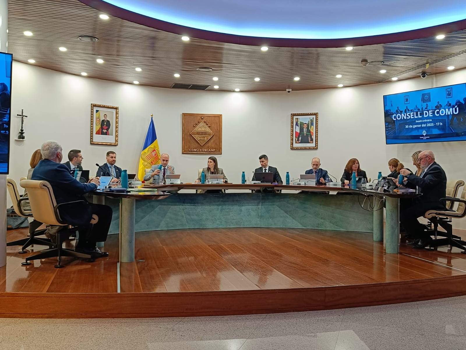 Sessió del consell de comú d'Encamp. Sessió del consell de comú d'Encamp.