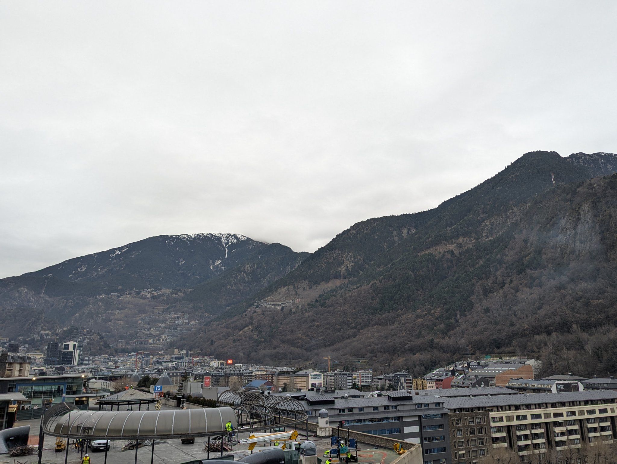 Una vista general d’Andorra la Vella i Escaldes-Engordany.