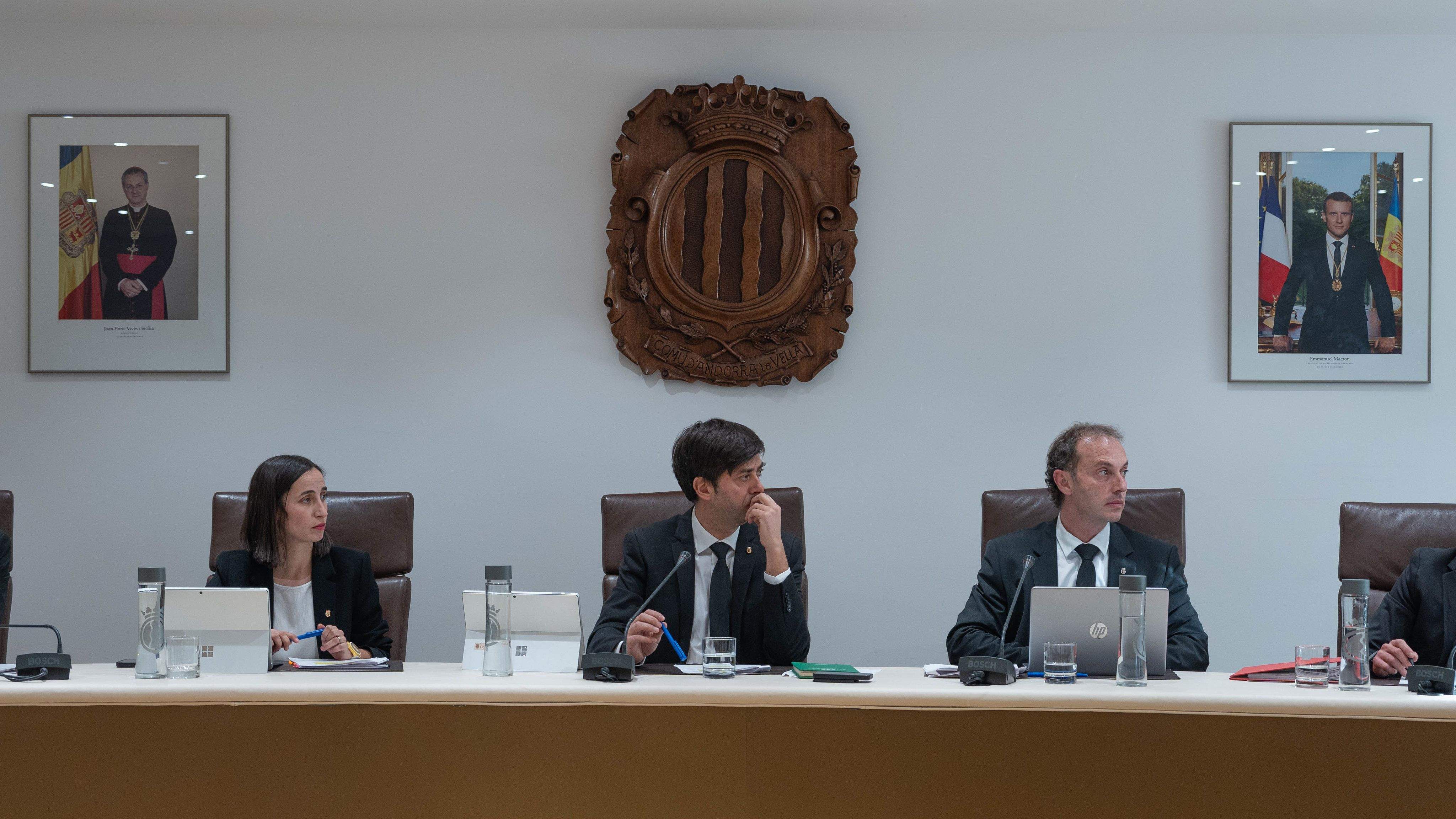 Els cònsols de la capital i el secretari.