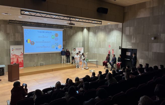 Mostra del projecte guanyador del Tàndem 2025.