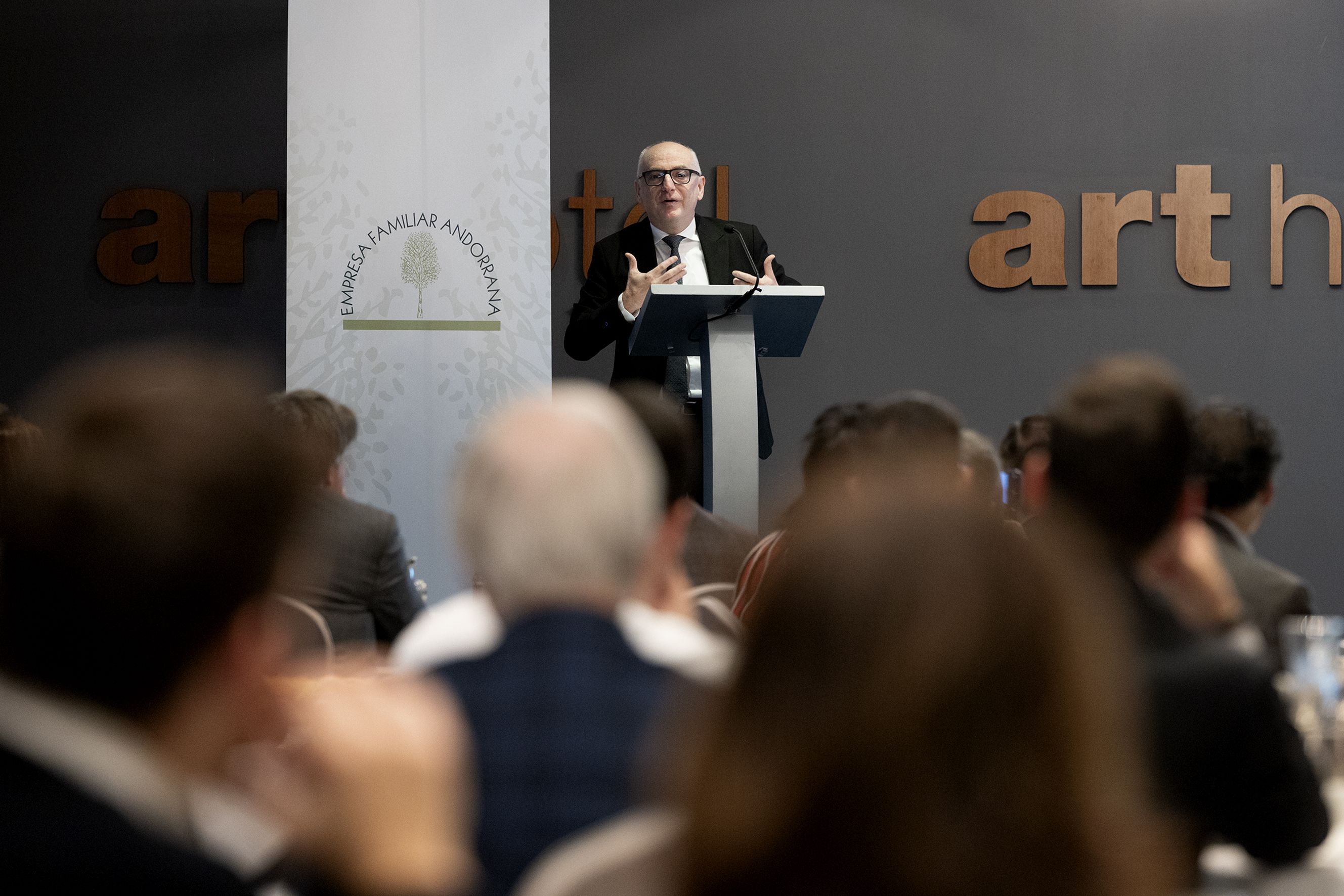 El ministre de Finances, Ramon Lladós, durant la seva intervenció en l'esmorzar de l'EFA.