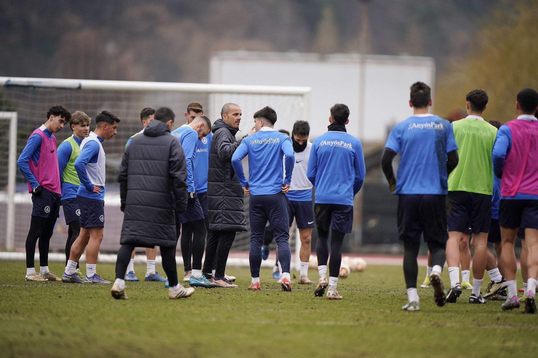 'Beto' Company, amb tota la plantilla preparant el duel davant el Barakaldo.