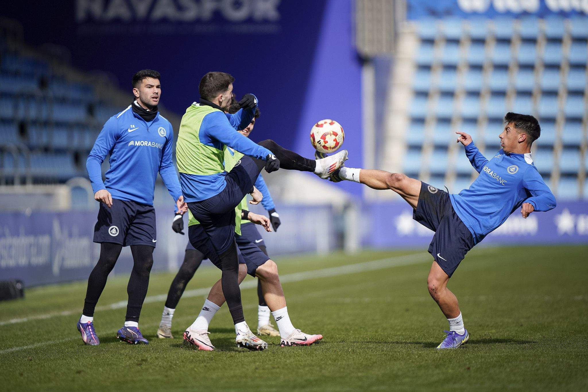 El migcampista Dani Villahermosa podria ser de la partida d'inici a Lasesarre.