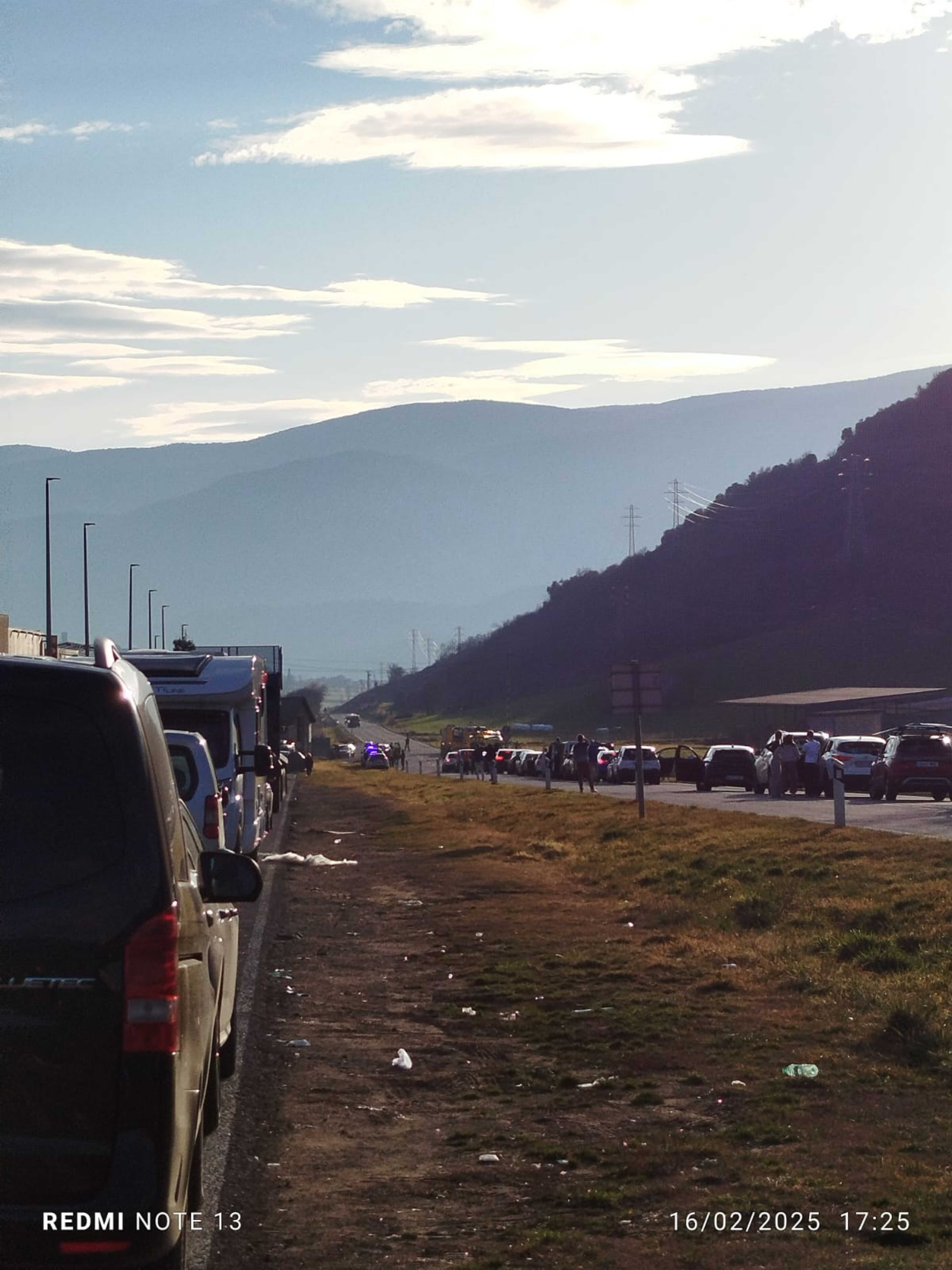 El sinistre ha generat fortes retencions, la carretera ha estat dues hores tallada.