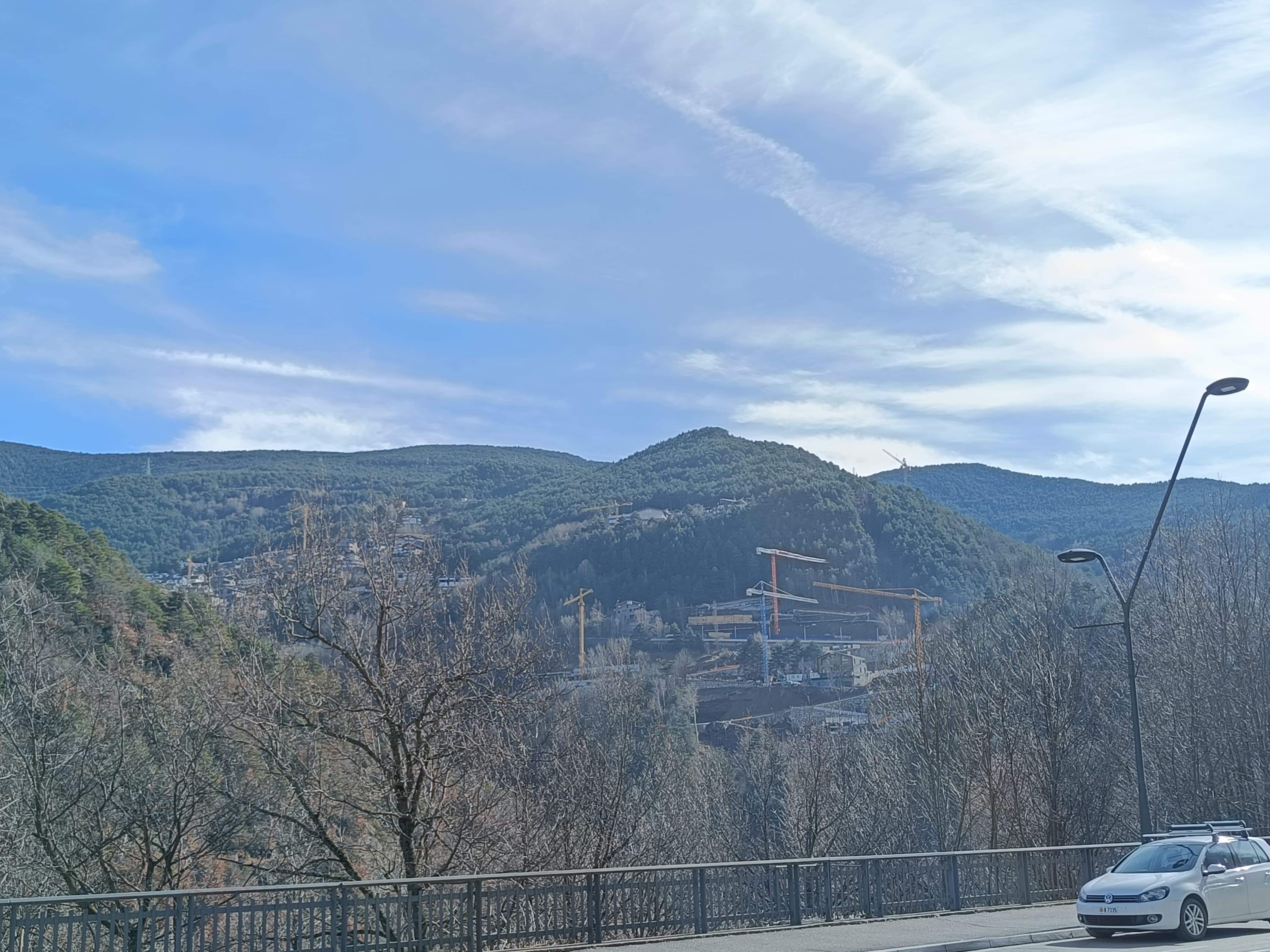 Grues de diferents promocions a la parròquia de la Massana. Grues de diferents promocions a la parròquia de la Massana.